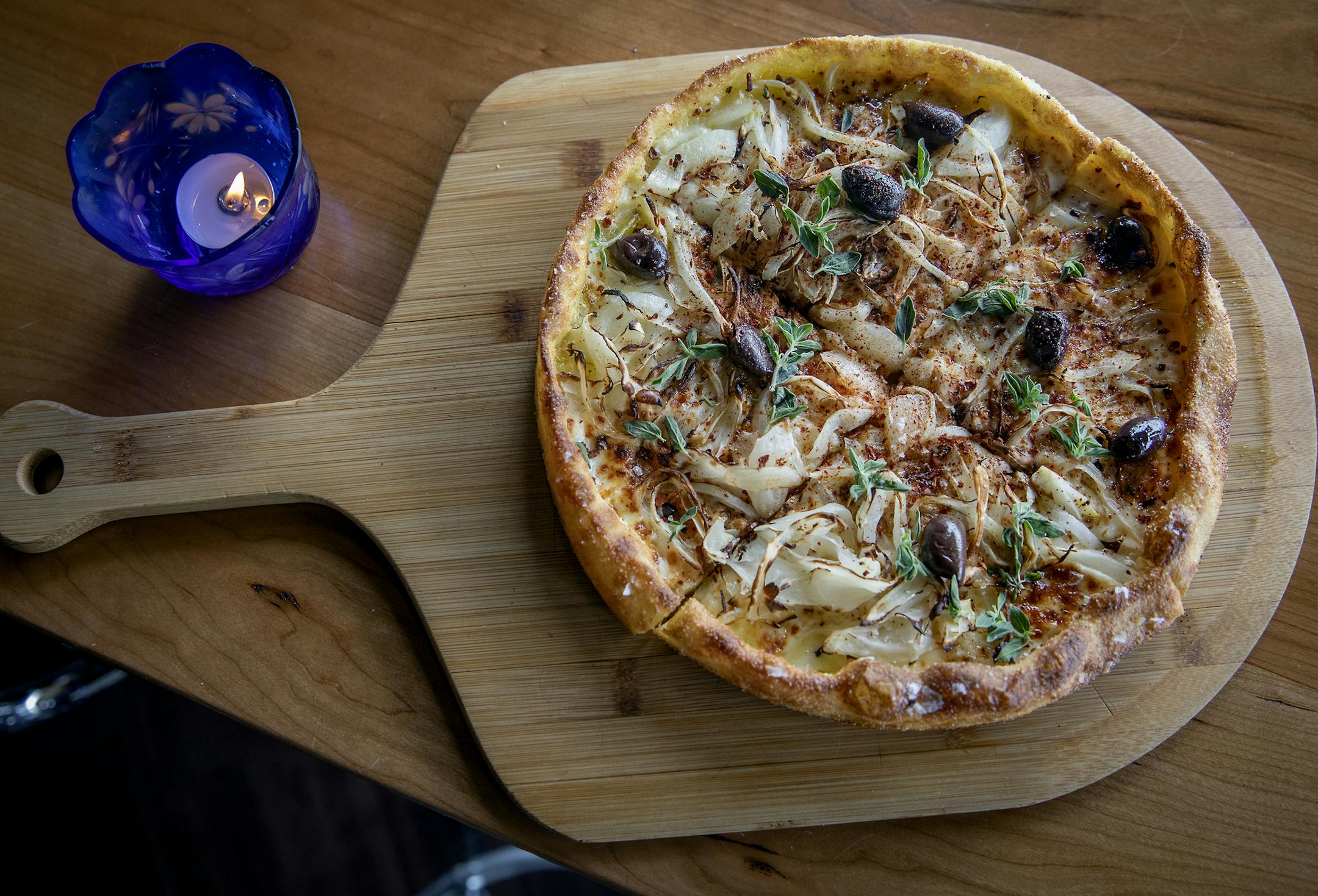 Boludo's Fugazzetta Pizza photographed Thursday, March 7, 2019 in Minneapolis, MN. ] ELIZABETH FLORES &#x2022; liz.flores@startribune.com