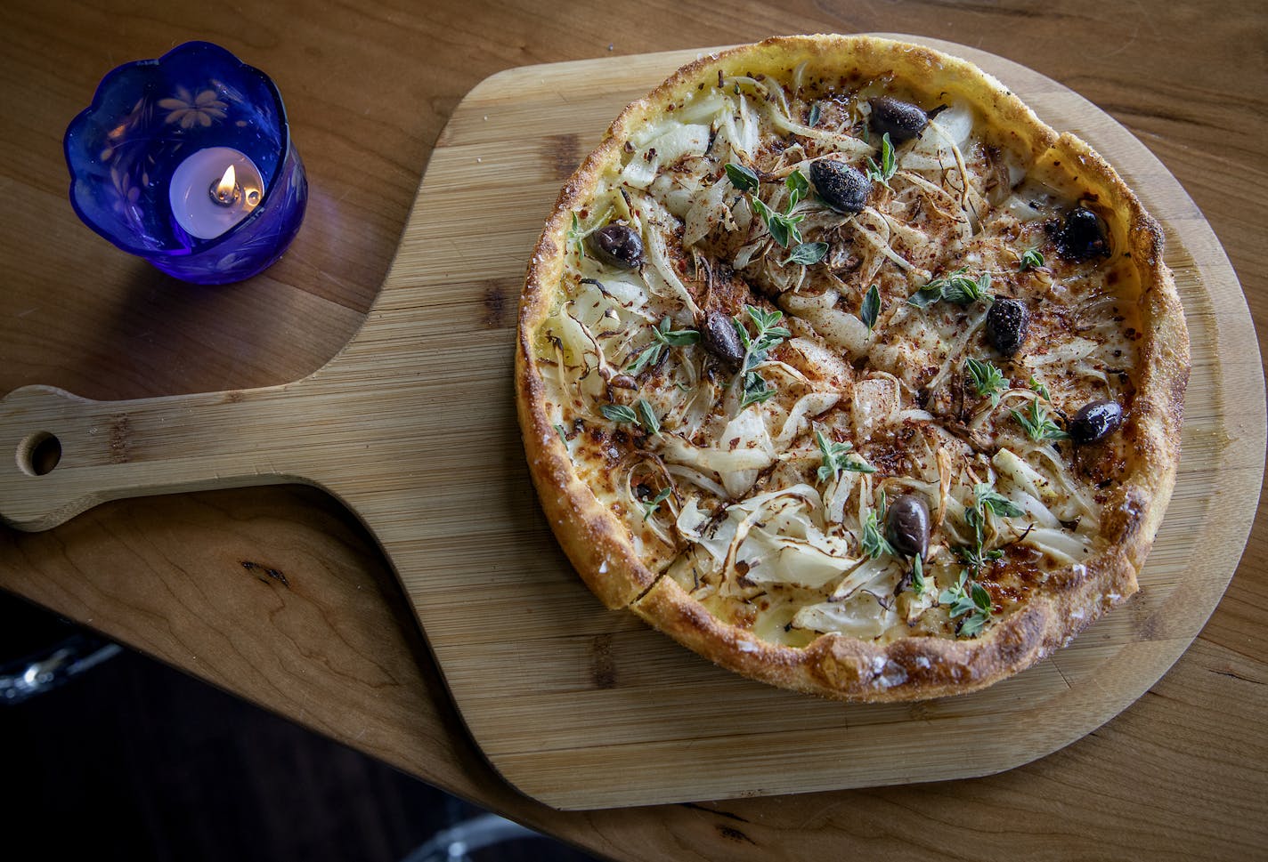 Boludo's Fugazzetta Pizza photographed Thursday, March 7, 2019 in Minneapolis, MN. ] ELIZABETH FLORES &#x2022; liz.flores@startribune.com