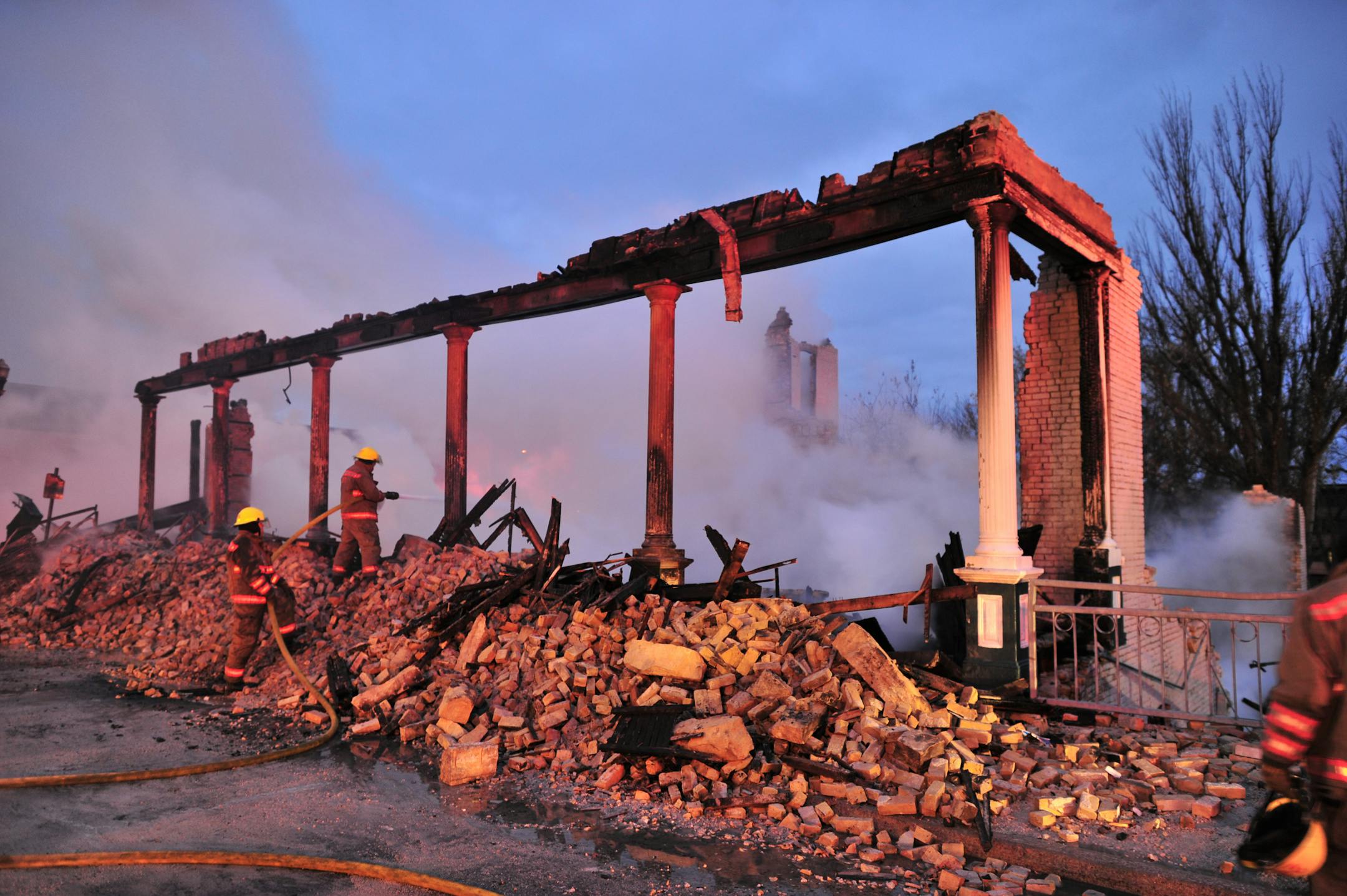 The Columbian Hotel in Ortonville, Minn., burned to the ground early Friday morning. The fire was extinguished by 6:00 a.m. but the building is a total loss.