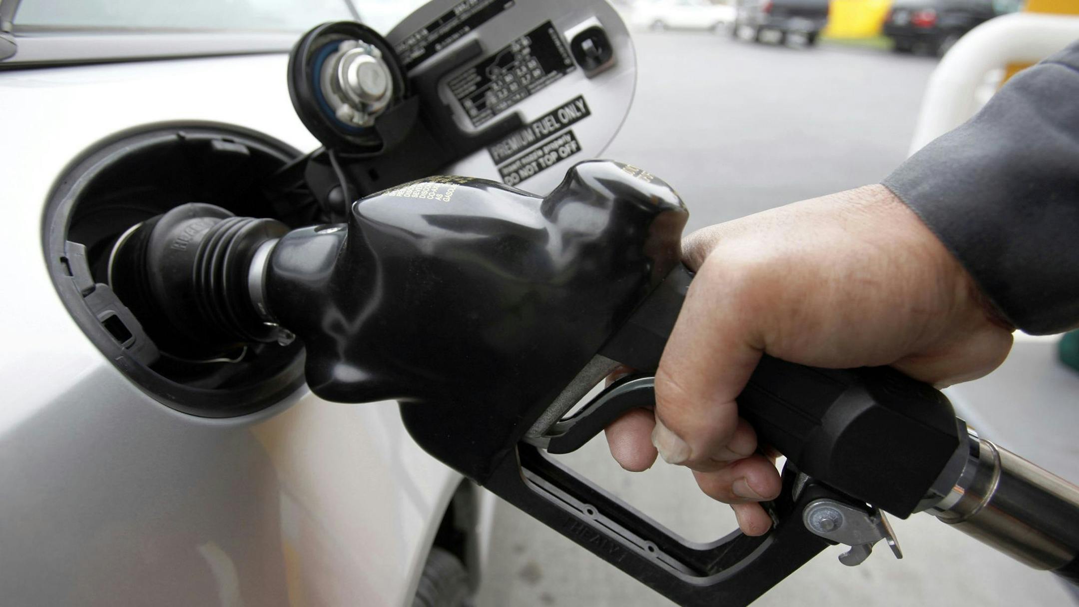 Average retail gasoline prices in the U.S. reached $4.619 per gallon as of Monday, according to the latest data from the American Automobile Association. (Paul Sakuma/Orlando Sentinel/TNS) ORG XMIT: 49255650W