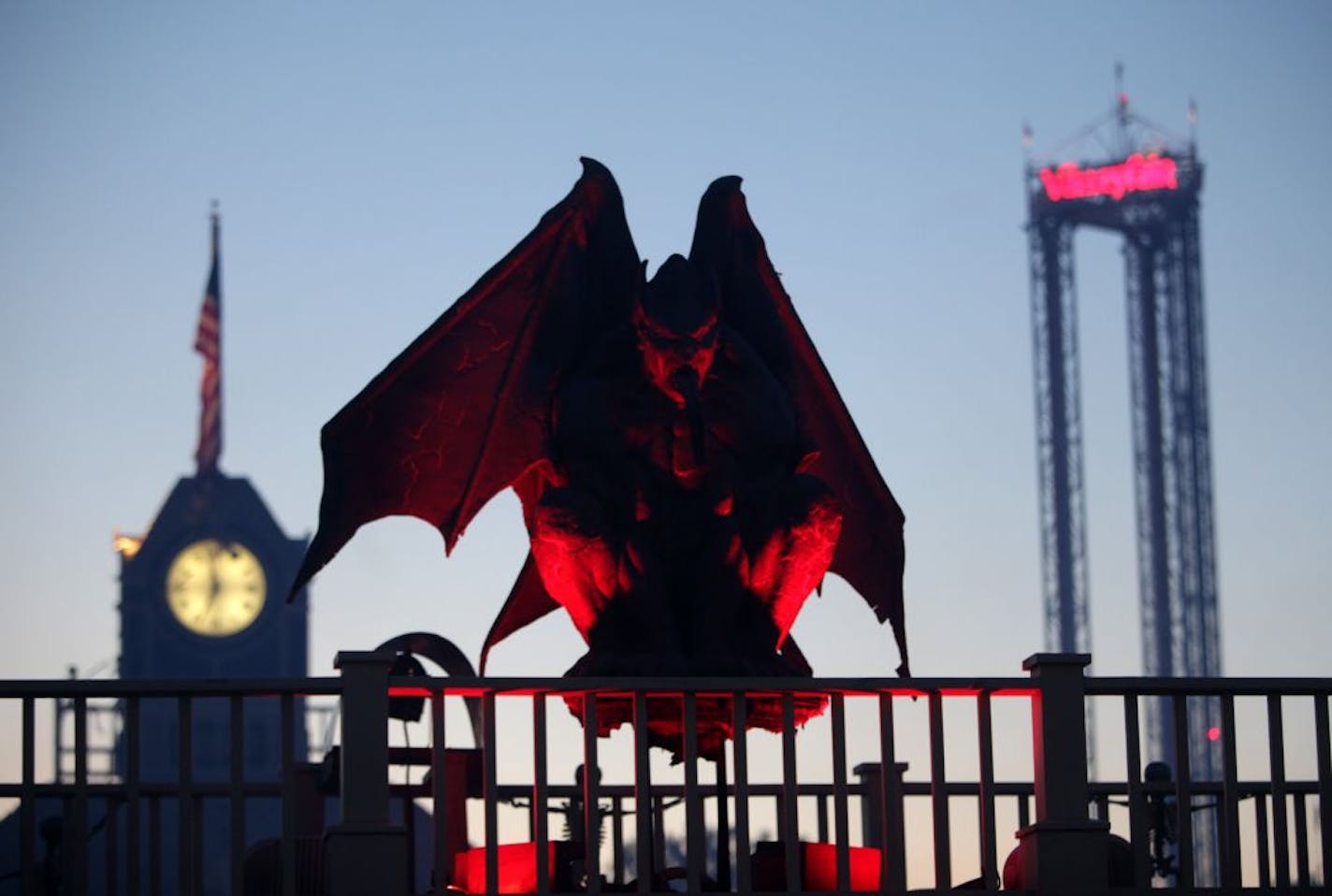 KYNDELL HARKNESS � kharkness@startribune.com 10/09/09Randy Salas gets to be a zombie[A gargoyle decorated the front entrance for Valleyfair's "Valleyscare".