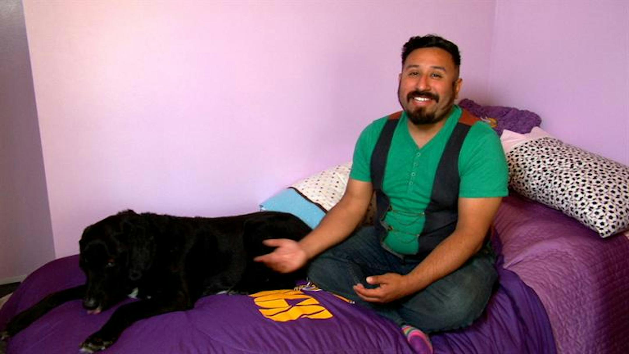 Twin Cities designer Tim Navarro offers viewers a visit to his home on the "Project Runway" website.
