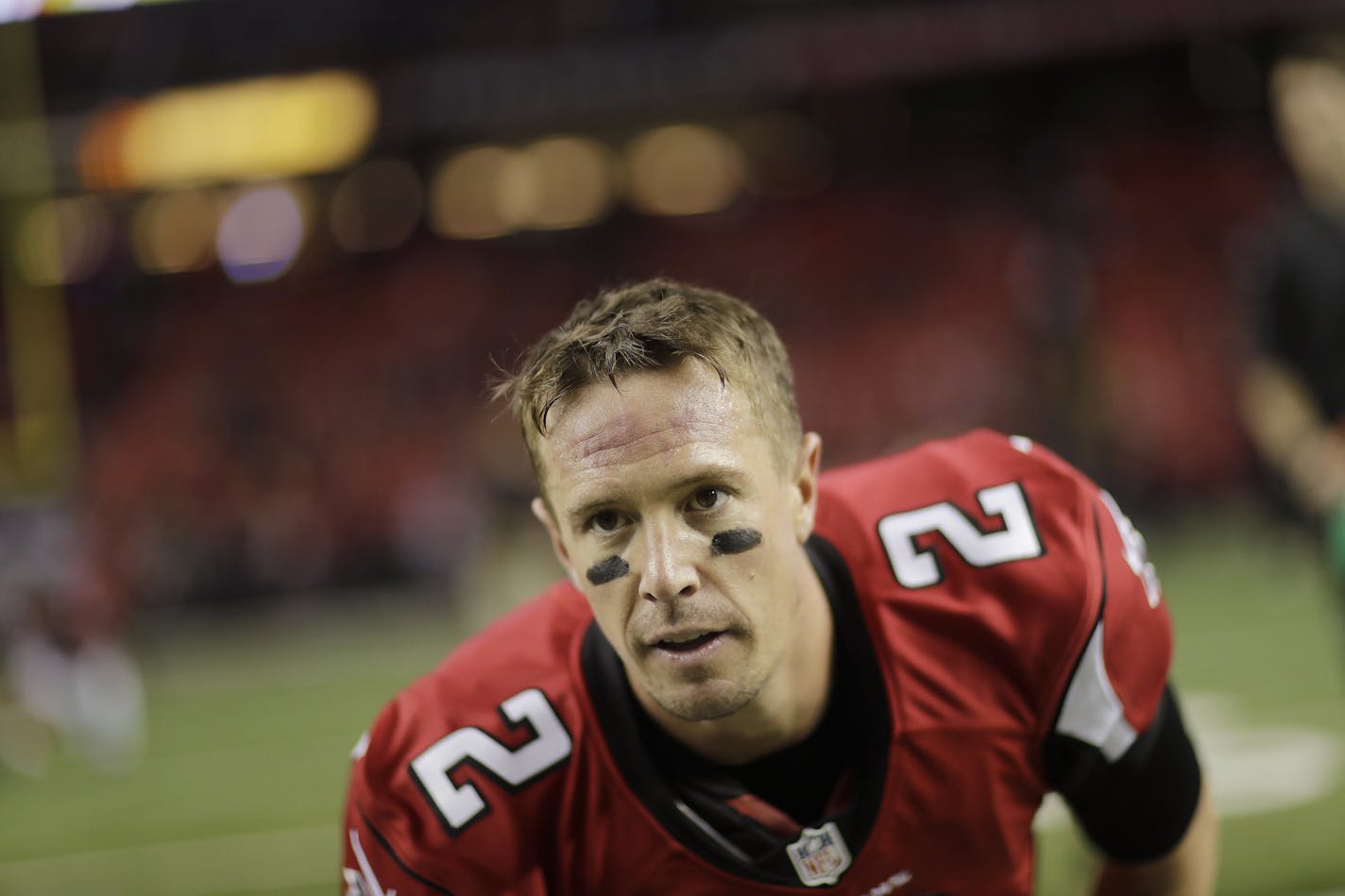 Atlanta Falcons quarterback Matt Ryan (2) warms up before the first half of an NFL football game between the Atlanta Falcons and the New Orleans Saints, Sunday, Jan. 1, 2017, in Atlanta. (AP Photo/David Goldman)