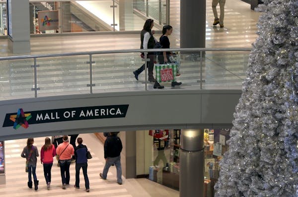 The Mall of America plans to close on Thanksgiving and would like its retailers to do the same.