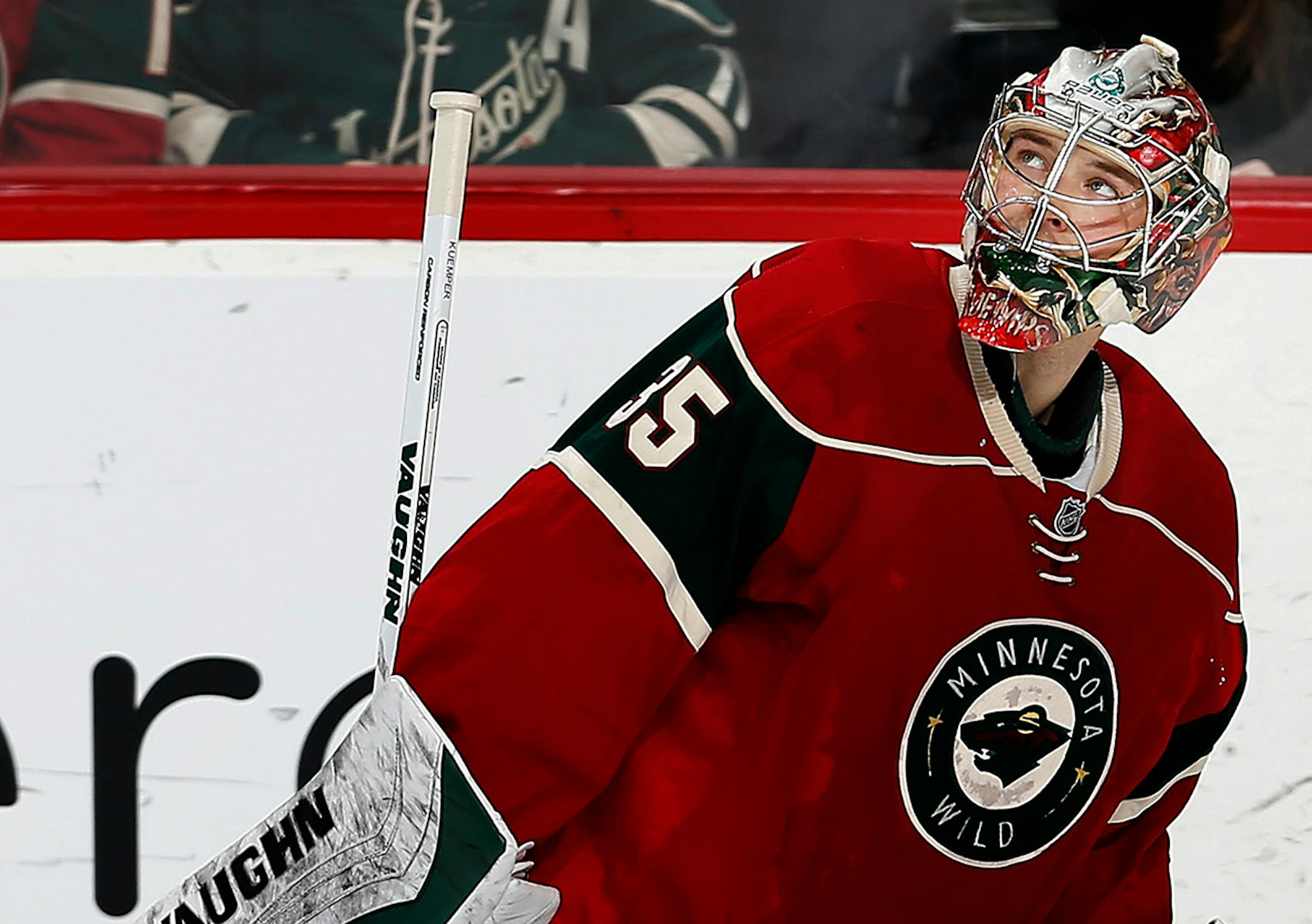 Minnesota Wild goalie Darcy Kuemper (35) looked up at the replay screen after giving up a goal in the first period.