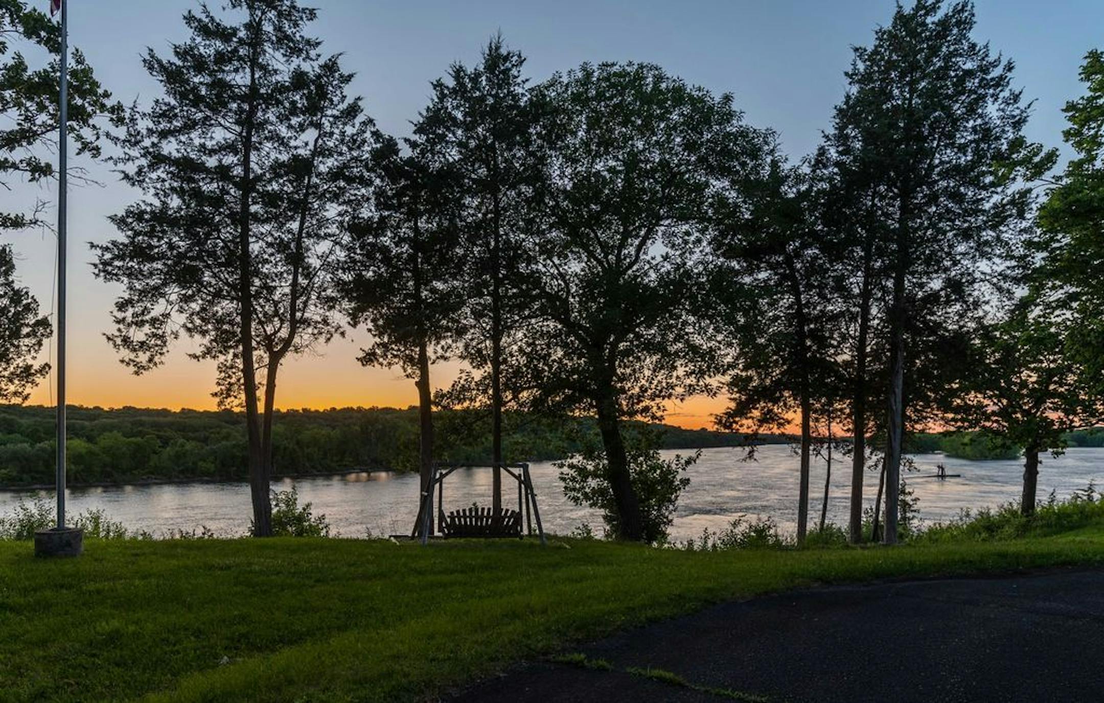 Twilight Mississippi River views.