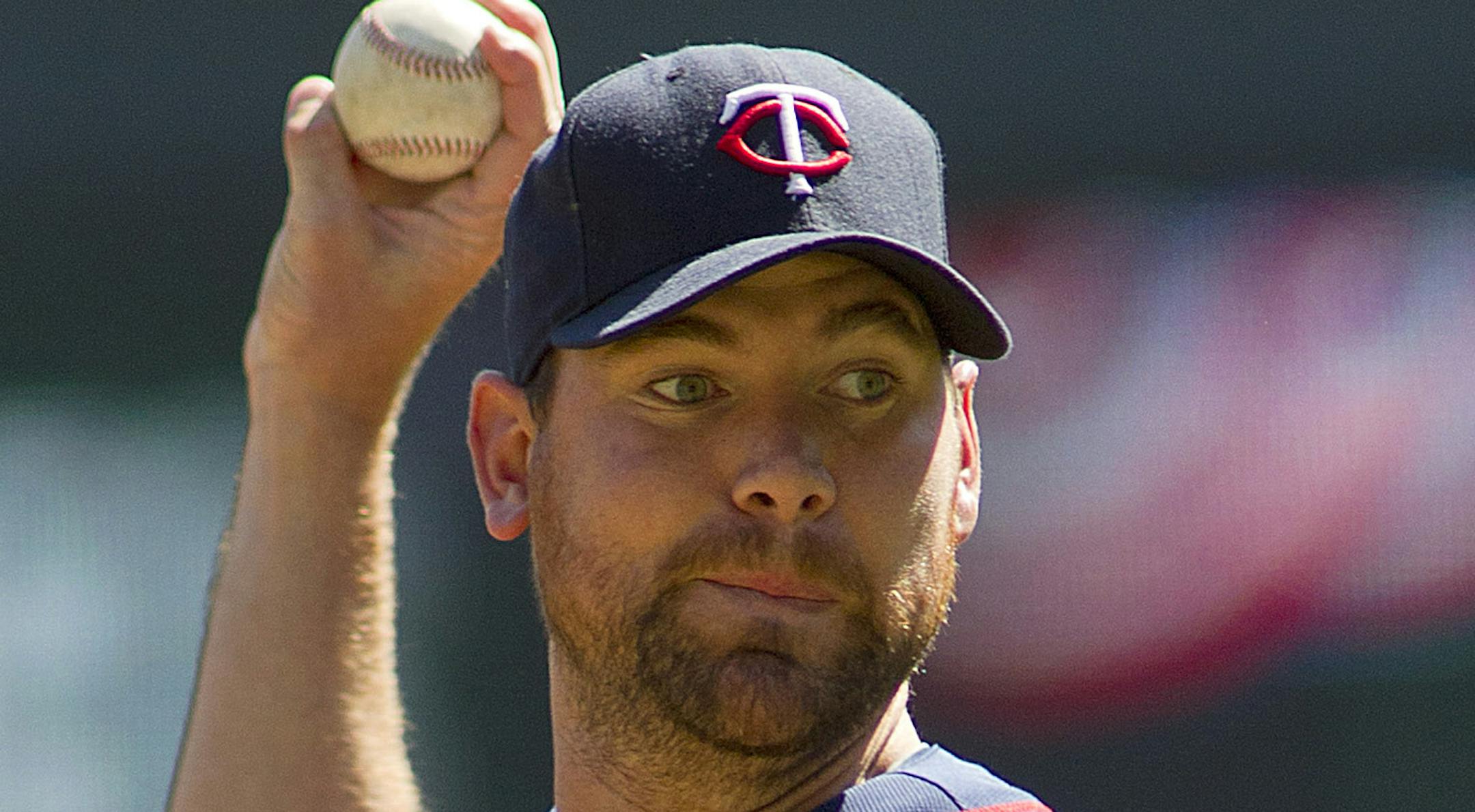 Minnesota Twins starting pitcher Mike Pelfrey (37) throws to Oakland Athletics in the first inning of their baseball game on Thursday, April 10, 2014 in Minneapolis.(AP Photo/Andy Clayton-King) ORG XMIT: MIN2014041015594353 ORG XMIT: MIN1404141959551005