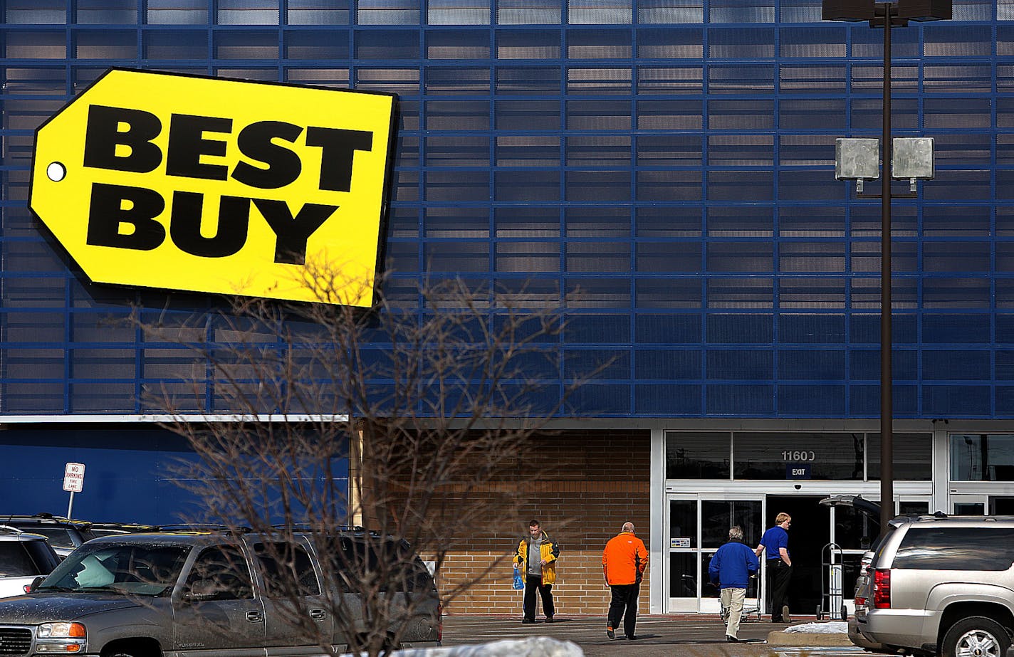 Best Buy's turnaround through much of 2013 was dampened by weaker-than-expected results during the holiday period.