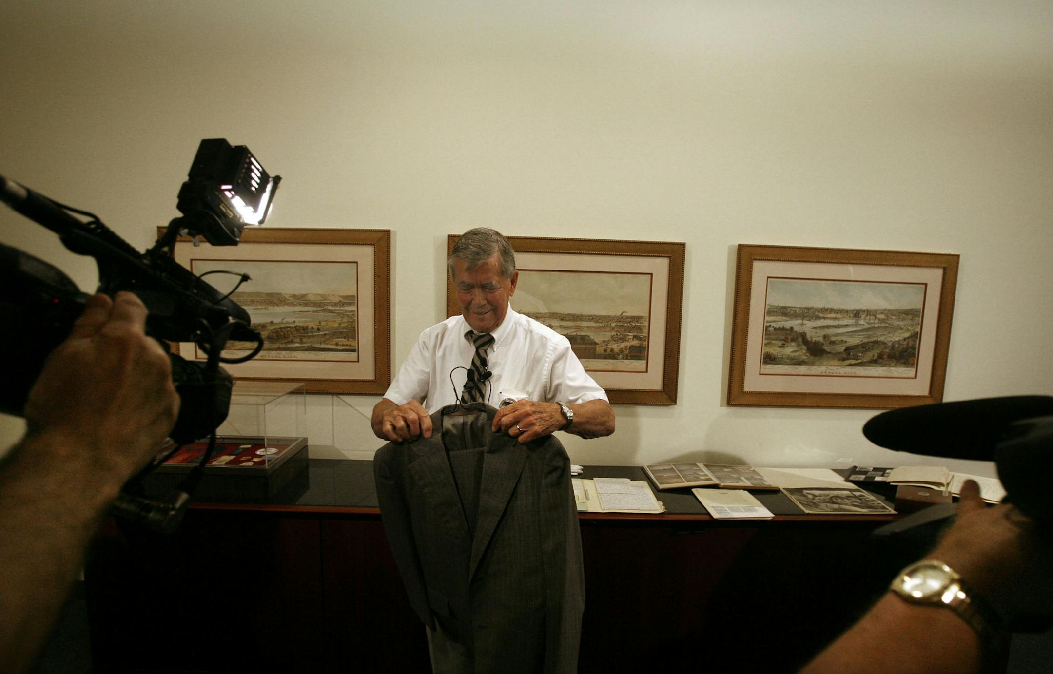 DAVID JOLES ï djoles@startribune.com St. Paul, MN - Aug. 19,2008-]§Minnesota native and U.S. Ambassador, L. Bruce Laingen returned to Saint Paul to donate some of his most treasured possessions to the Minnesota History Center: including the grey sport jacket he had on during the kidnapping and during his hostage. Laingen was the senior American official held hostage at the embassy in Tehran during the Iranian hostage crisis from November 4, 1979, to January 20, 1981. Born on a farm in
