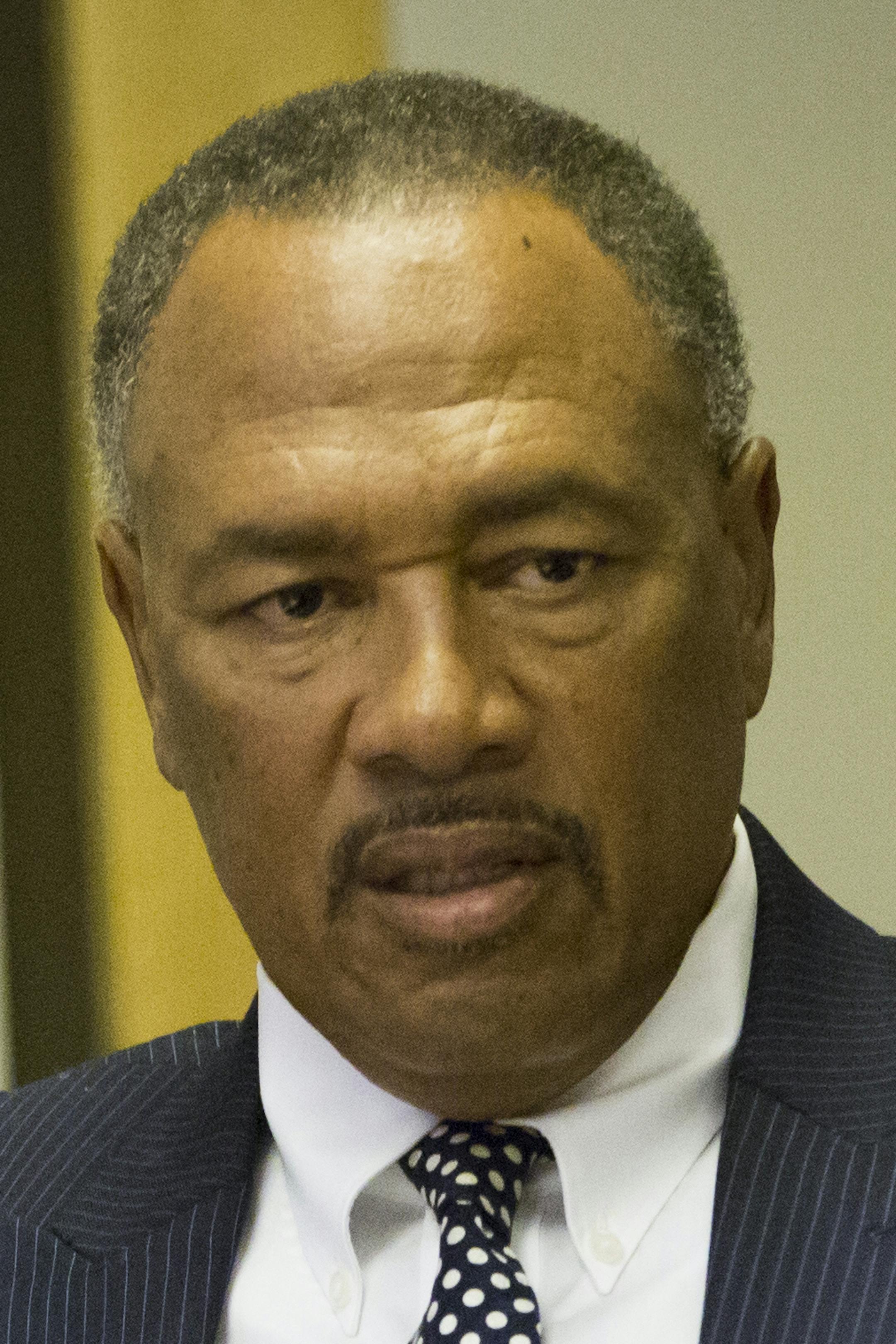 Community Action of Minneapolis chief executive Bill Davis listened during roll call in a board meeting in Minneapolis, Minn., on Tuesday, September 23, 2014. ] RENEE JONES SCHNEIDER ‚Ä¢ reneejones@startribune.com`