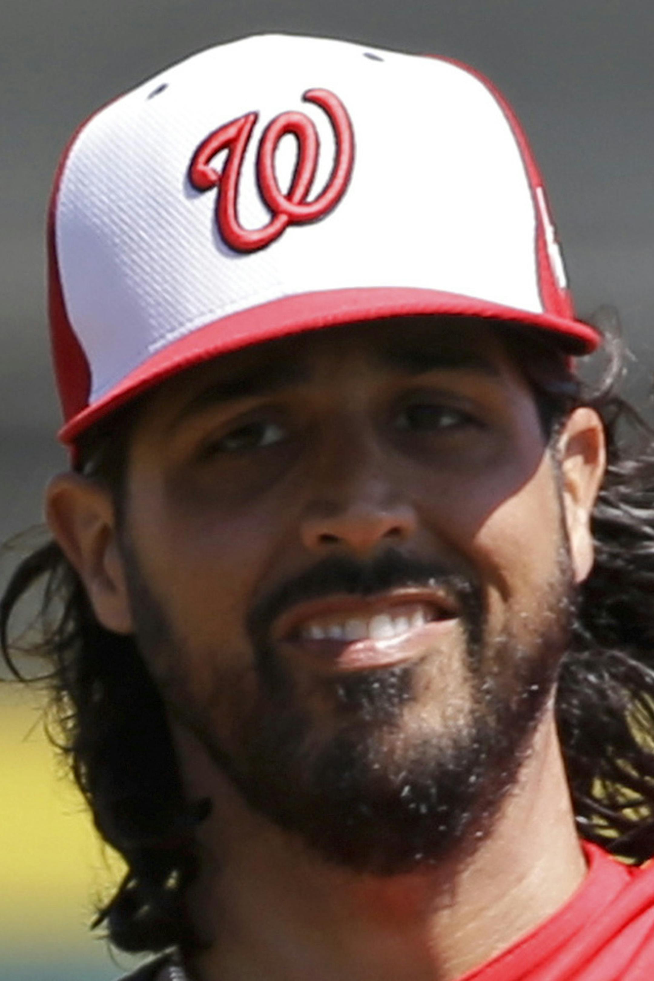 Washington Nationals starting pitcher Gio Gonzalez throws in the first inning of a spring training baseball game against the Houston Astros, Tuesday, March 15, 2016, in Kissimmee, Fla. (AP Photo/John Raoux)
