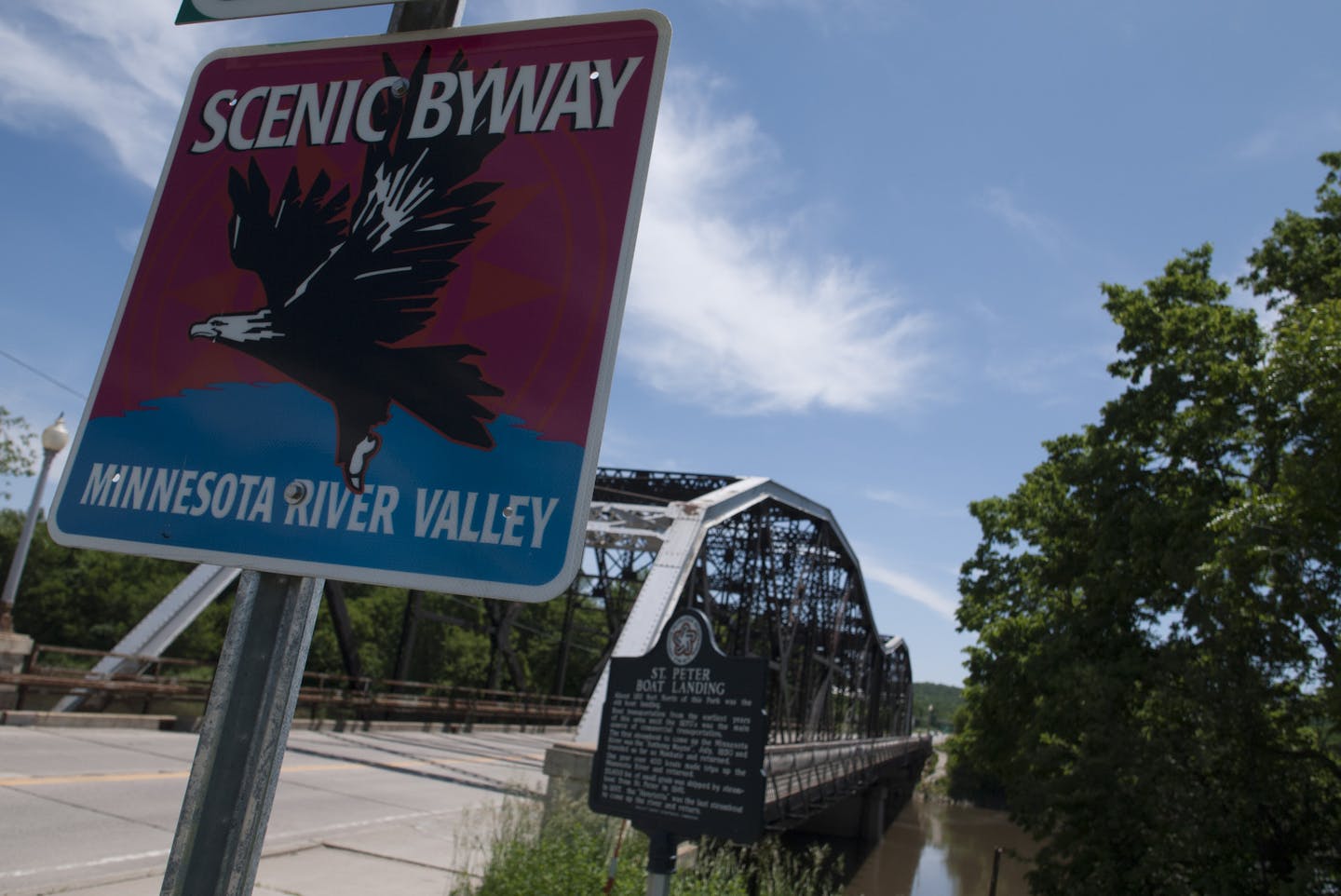 The Minnesota River Valley Scenic Byway runs for more than 300 miles from Belle Plain to the South Dakota border at Sisseton. Here, it crosses the river in St. Peter