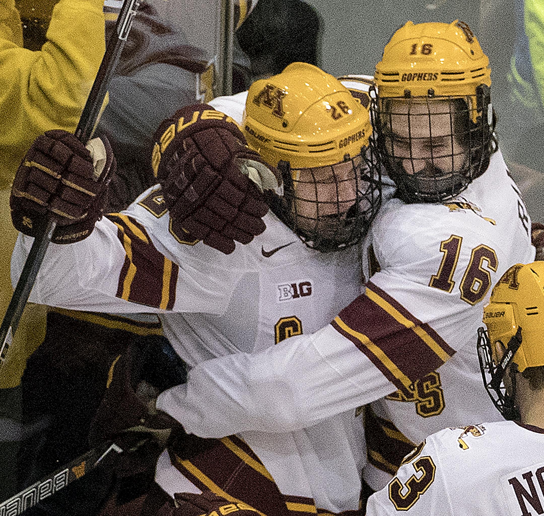 Darian Romanko (26) celebrated with teammates after scoring a goal in the third period. ] CARLOS GONZALEZ ï cgonzalez@startribune.com - January 7, 2018, Minneapolis, MN, Mariucci Arena, NCAA Hockey, University of Minnesota Gophers vs. St. Cloud State Huskies