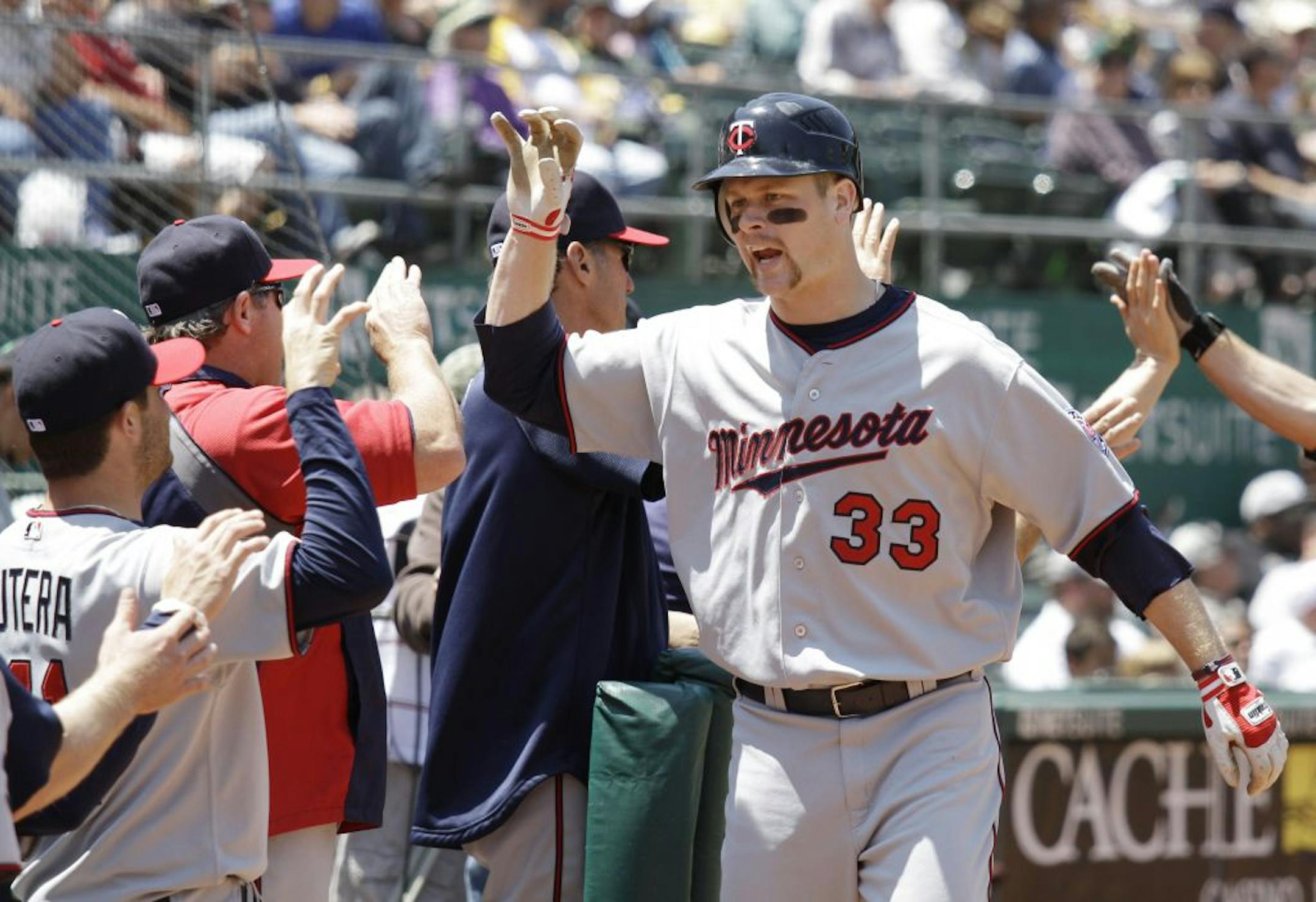 Twins first baseman Justin Morneau (33)