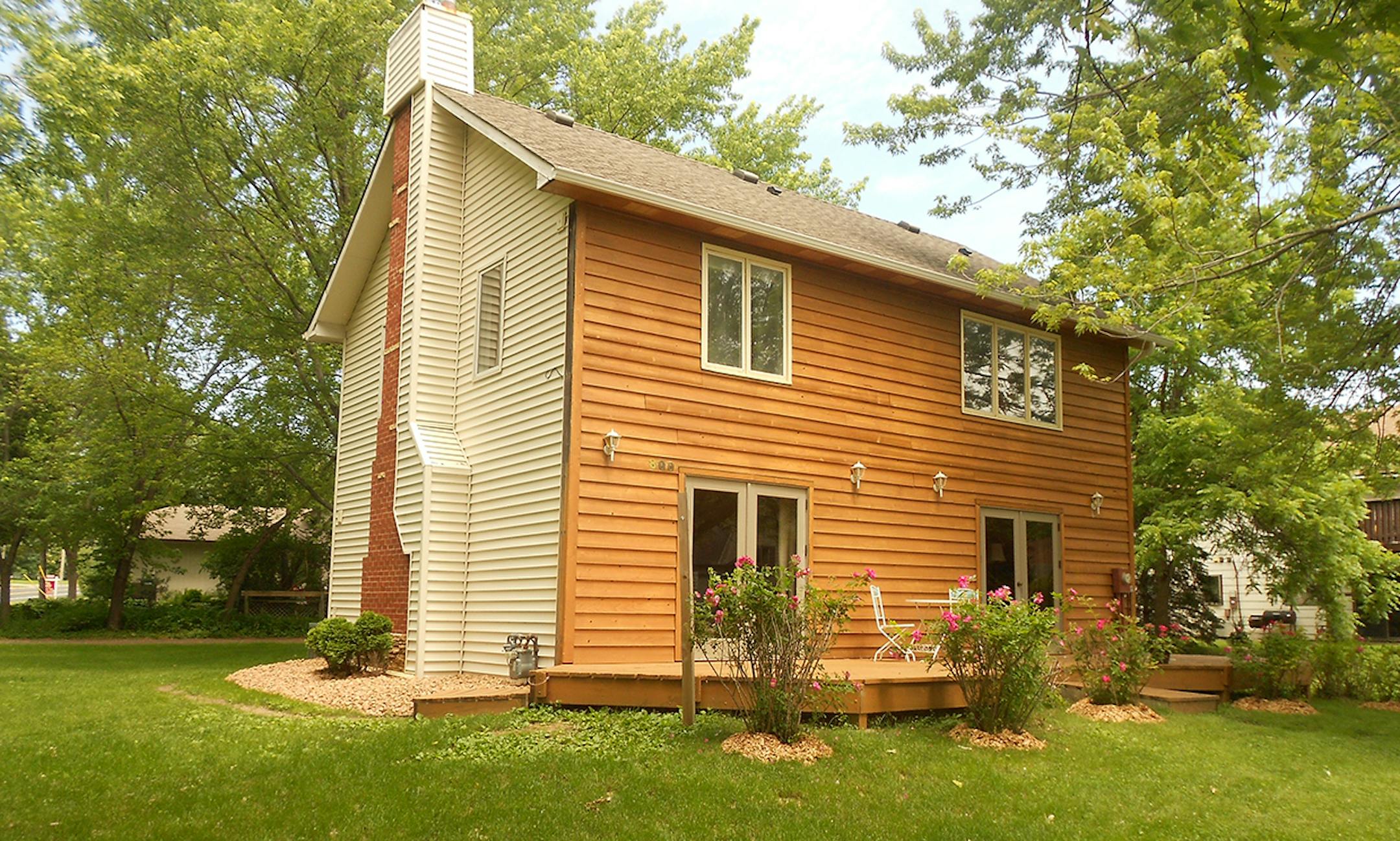 ... Burnsville
Built in 1965, this four-bedroom, two-bath house has 2,236 finished square feet and features four bedrooms on one level, hardwood floors, eat-in kitchen, full basement, deck, and two-car detached garage on a lot overlooking Crystal Lake. Listed by Matt Ebbighausen, Metro Property, 952-457-9864.