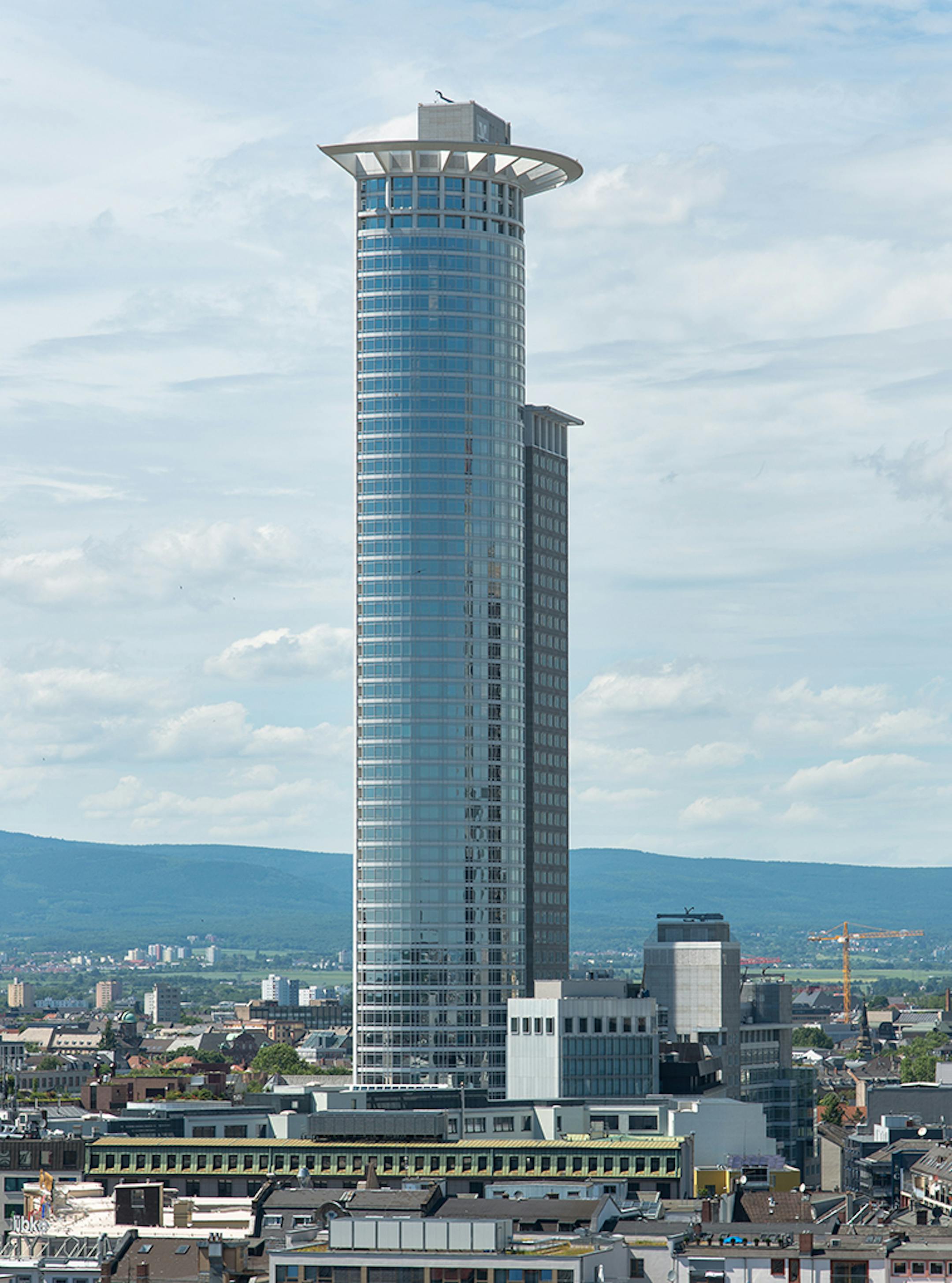 Westendstrasse 1 in Frankfurt, Germany, also has a halo.
