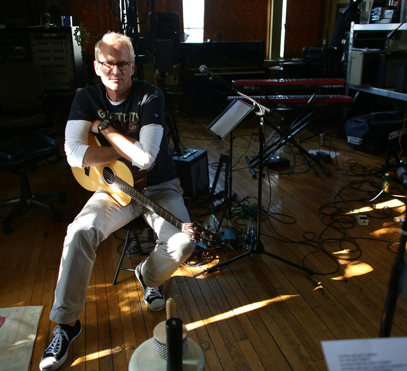 Longtime local singer/songwriter/producer Jeff Arundel in his home studio in Minneapolis Min., Friday, October 18, 2013. ] (KYNDELL HARKNESS/STAR TRIBUNE) kyndell.harkness@startribune.com