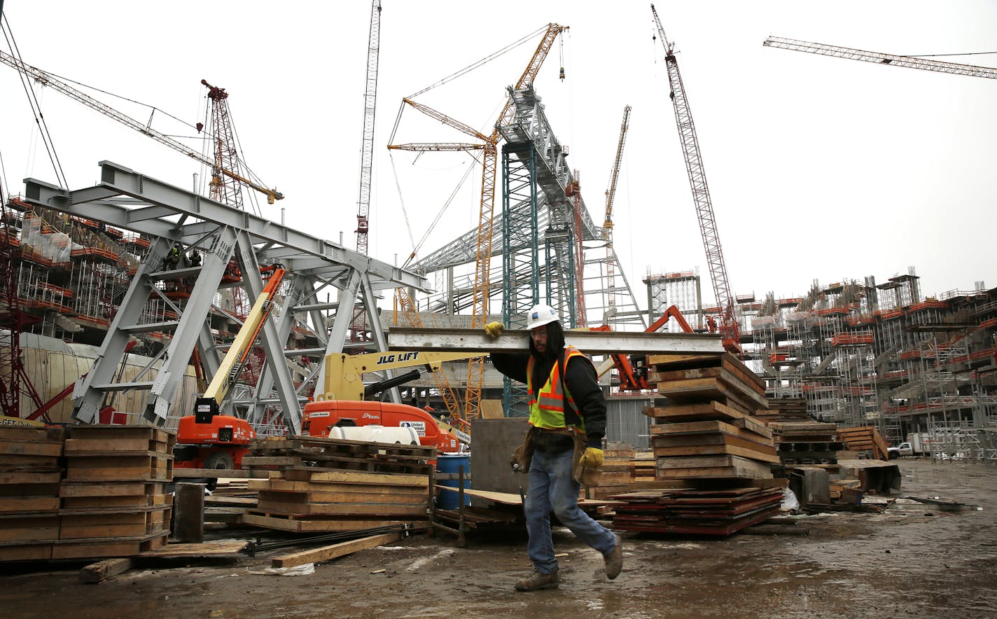 Construction continues at Vikings stadium on Friday, December 12, 2014. ] LEILA NAVIDI leila.navidi@startribune.com /