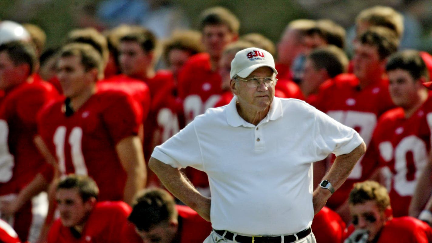 Jim Gehrz/Minneapolis Star Tribune Collegeville/September 4, 2004 St. John's University's head coach John Gagliardi watches his team struggle in the first half against Wisconsin Eau Claire in NCAA Division III college football action at Clemens Stadium on the St. John's University campus Saturday, September 4, 2004. Eau Claire won 30-28. Gagliardi is in his 56th year of coaching, 52 of them with St. John's. ORG XMIT: MIN2012111911500008