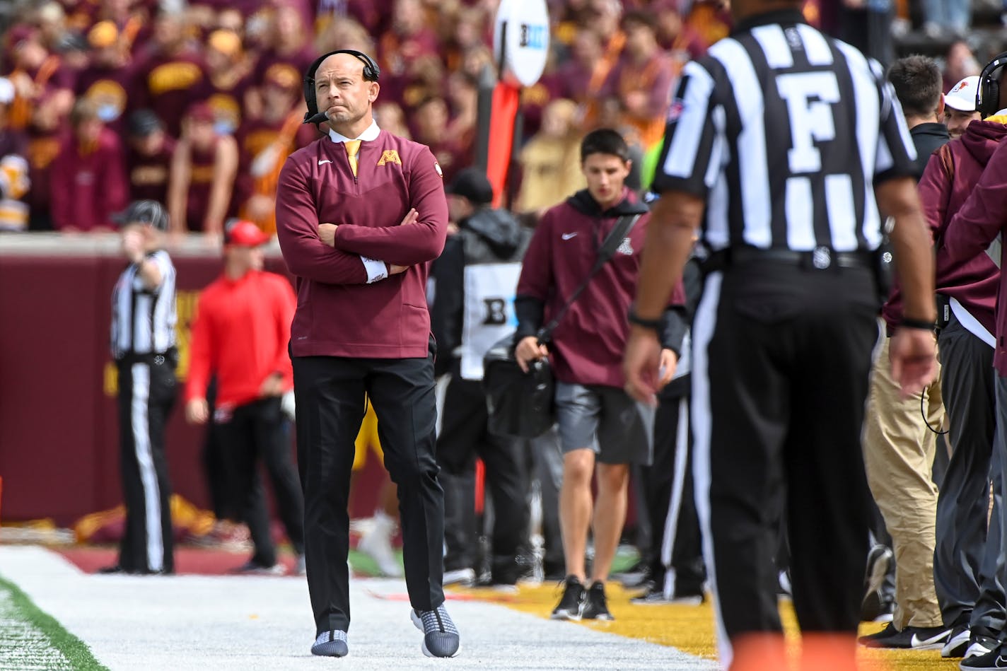 Minnesota Gophers head coach P.J. Fleck walked the sideline frustrated in the second half against the Bowling Green Falcons. ] AARON LAVINSKY • aaron.lavinsky@startribune.com