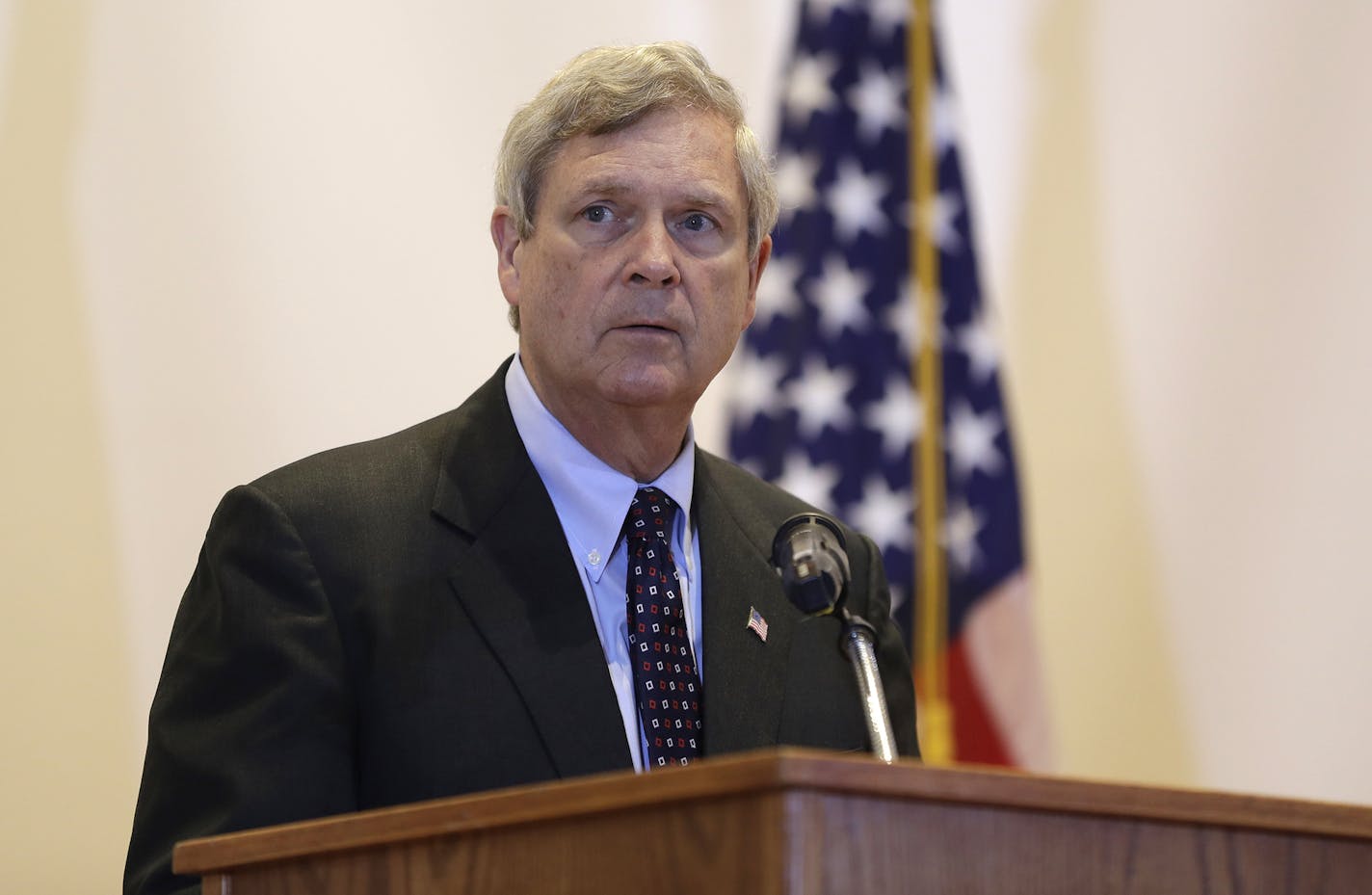 Agriculture Secretary Tom Vilsack speaks during a town hall on the opioid epidemic Friday, July 22, 2016, in Columbia, Mo. (AP Photo/Jeff Roberson) ORG XMIT: MIN2016082416232454