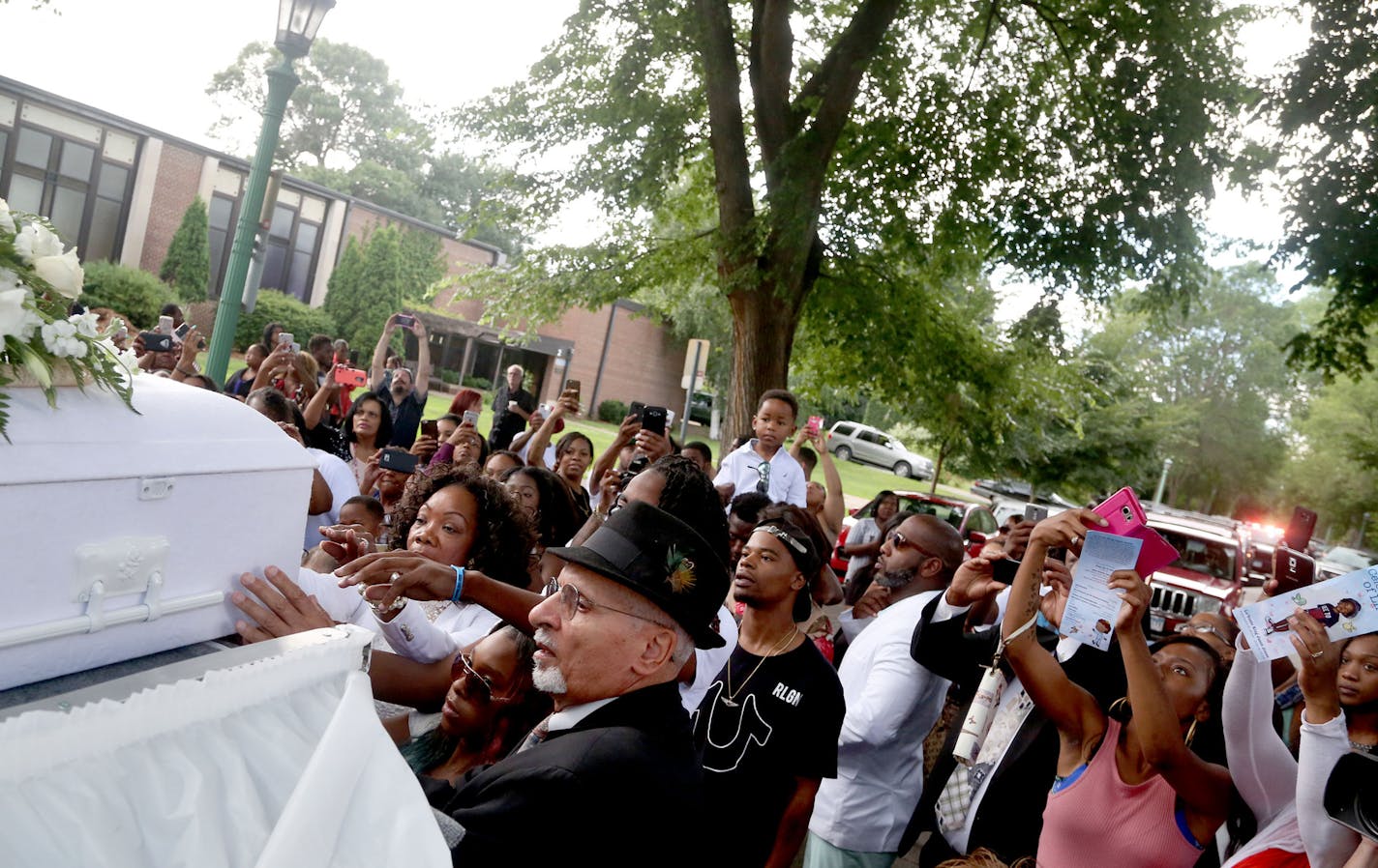 The casket of Le&#xee;Vonte King Jason Jones, 2, shot and killed last week in a drive-by shooting, is loaded onto a horse drawn hearse following a celebration of life service Friday, July 15, 2016, at Bethel Christian Fellowship.](DAVID JOLES/STARTRIBUNE)djoles@startribune Celebration of Life for Le&#xee;Vonte King Jason Jones, 2, Friday, July 15, 2016, at Bethel Christian Fellowship. Jones was shot and killed in a drive-by shooting on July 8, in North Minneapolis.