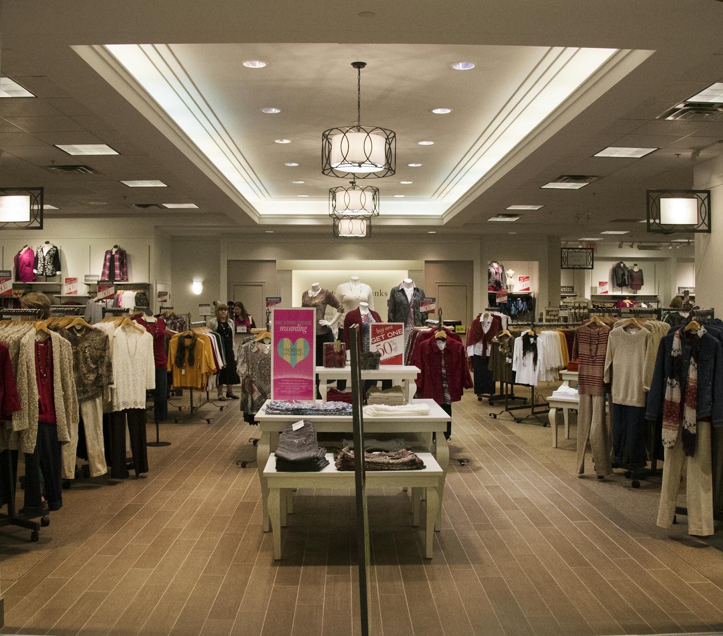 Christopher & Banks stores, like this one at the Mall of America, will be getting a new mix of merchandise. (DAVID BREWSTER/Star Tribune file photo)