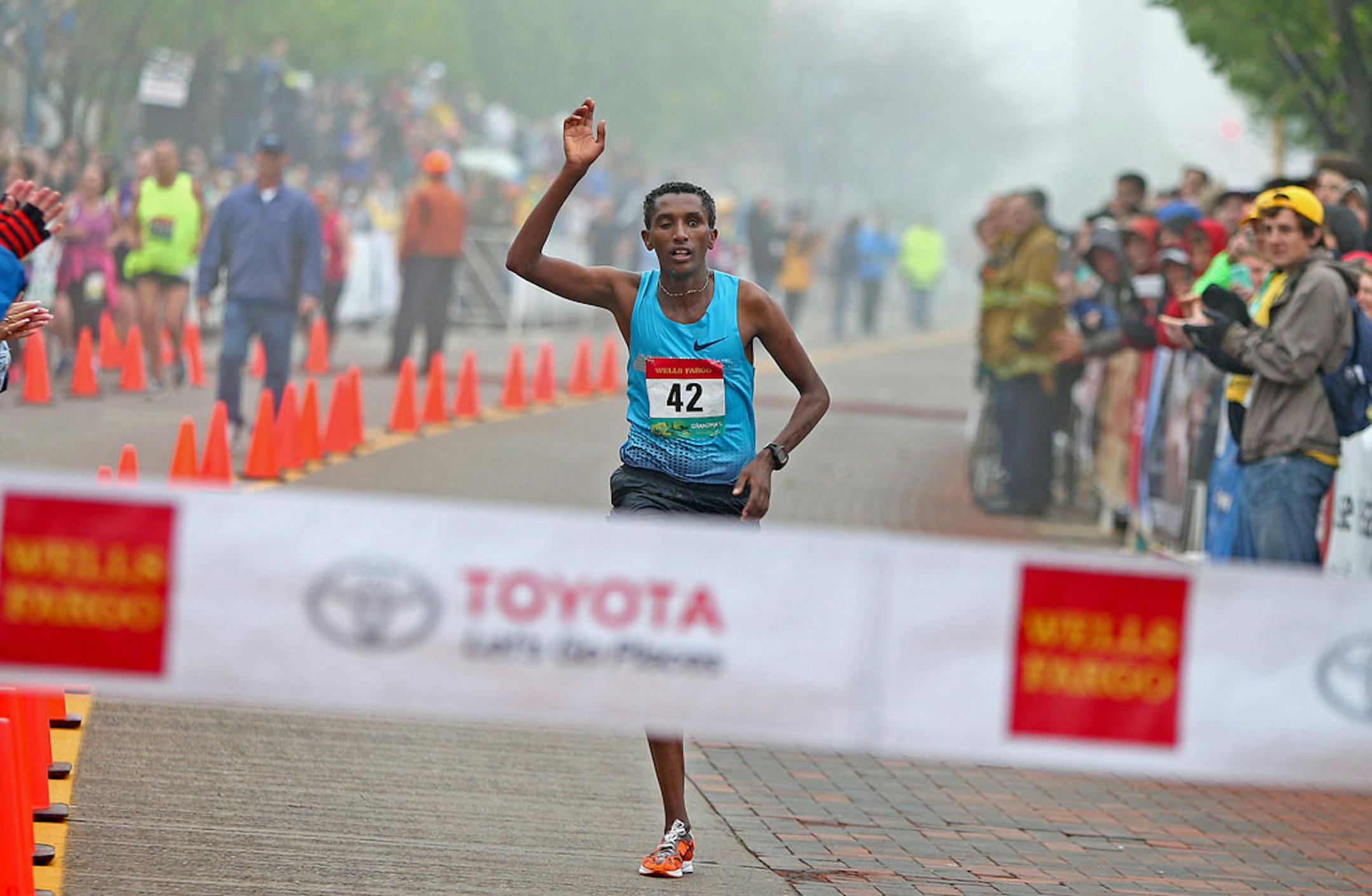 Bazu Worku of Ethiopia won Grandma's Marathon with a time of 2:11:14 — fast, but not quite fast enough to break Dick Beardsley's 1981 record of 2:09:38.