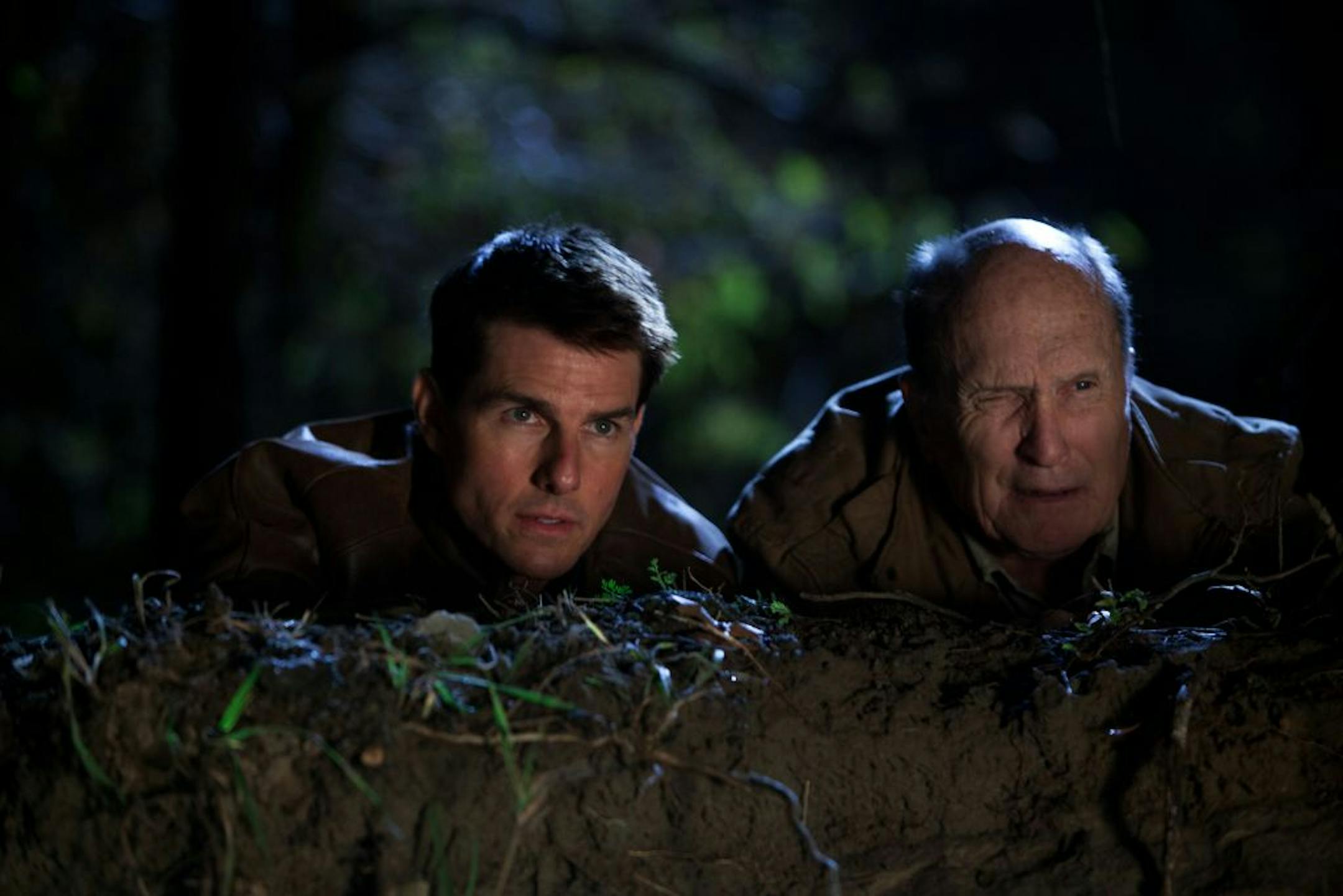 Tom Cruise and Robert Duvall in "Jack Reacher"