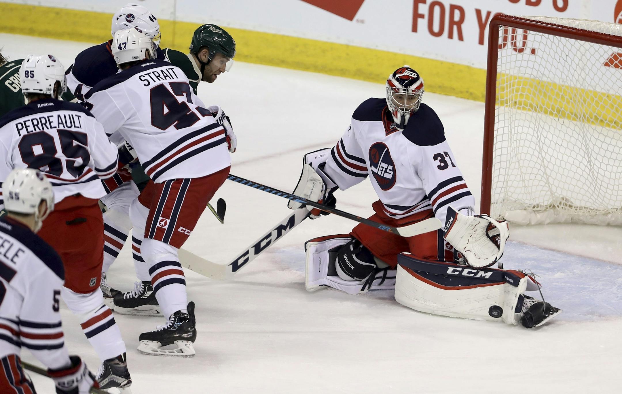 Connor Hellebuyck