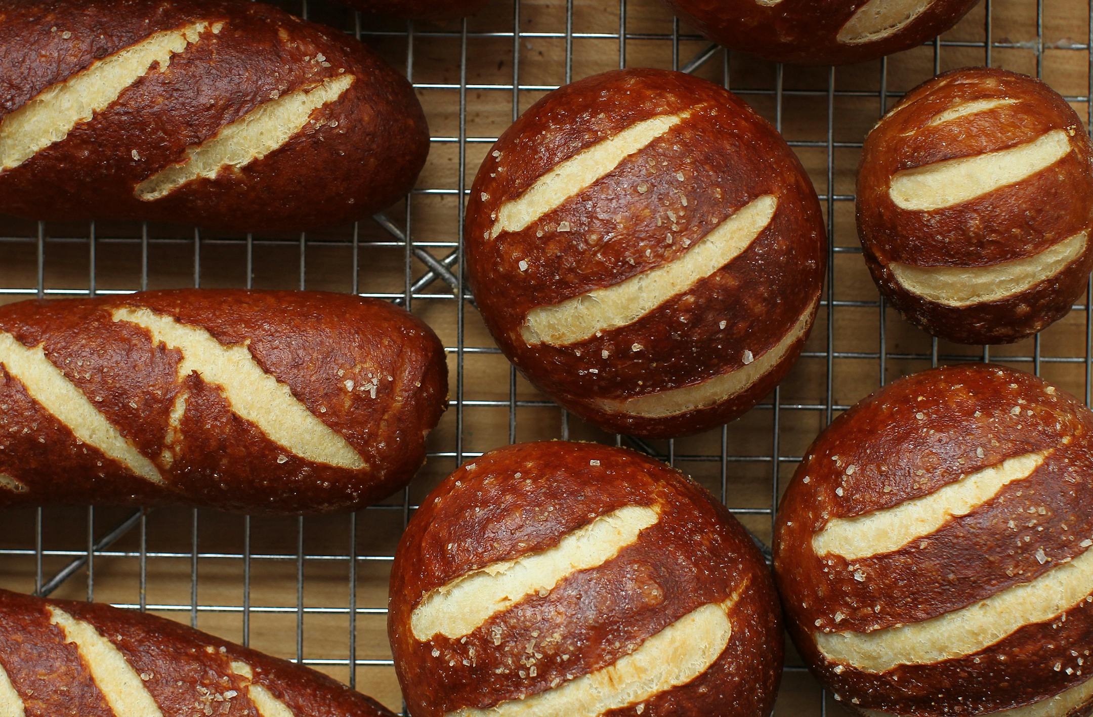 Pretzel Bread illustrations for taste cover and inside How to make the bread. ] TOM WALLACE ‚Ä¢ twallace@startribune.com _ Assignments #20028427A_ April 11, 2013_ SLUG: bakingcentral041813 EXTRA INFORMATION: KIM ODE HAS DETAILS TO COME