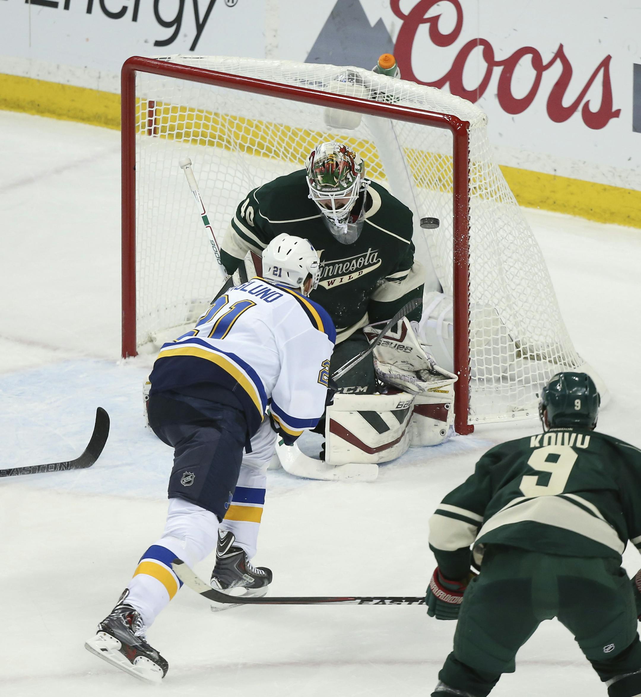St. Louis Blues center Patrik Berglund (21) flipped a backhand past Minnesota Wild goalie Devan Dubnyk (40) on the near side in the second period for the Blues' sixth goal Wednesday night. ] JEFF WHEELER ï jeff.wheeler@startribune.com The Minnesota Wild met the St. Louis Blues in game 4 of their NHL playoff series Wednesday night, April 22, 2015 at Xcel Energy Center in St. Paul.
