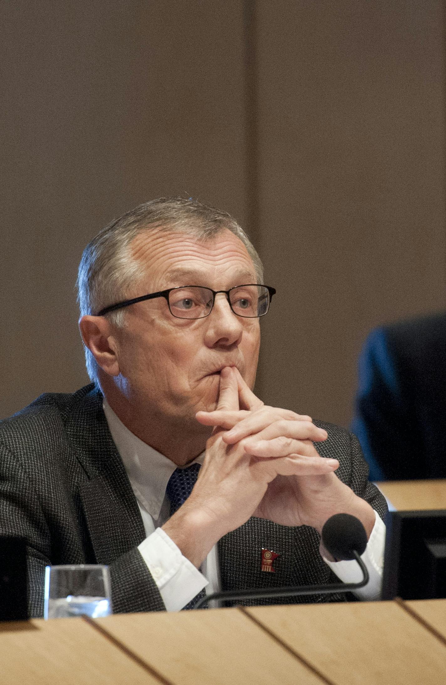 Steve Sviggum arrived at the University of Minnesota Board of Regents on the sixth floor of the Alumni Center. After listening to board chair Linda Cohen talk about his conflict of interest case, he spoke passionately to defend himself and then distributed his resignation letter. Thursday, March 8, 2012. ] GLEN STUBBE * gstubbe@startribune.com