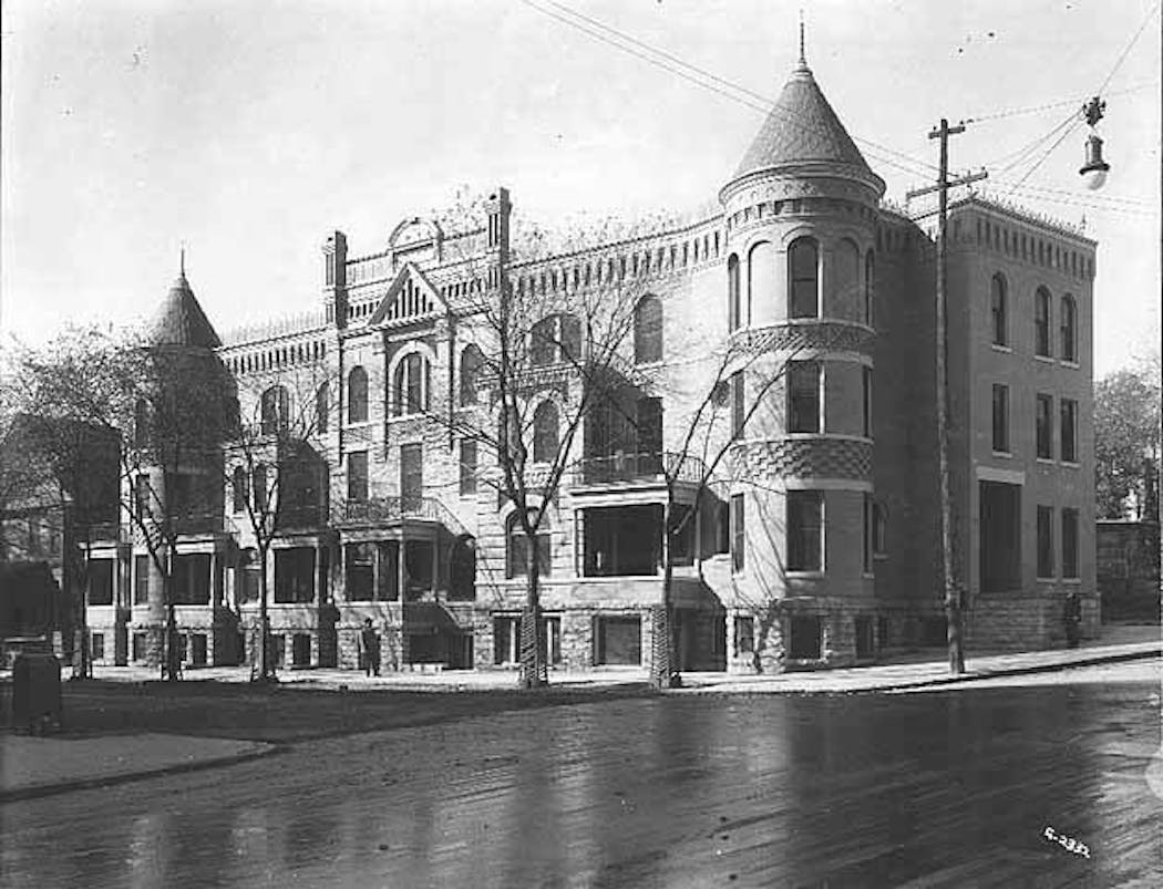 The Edward Hotel in 1920.