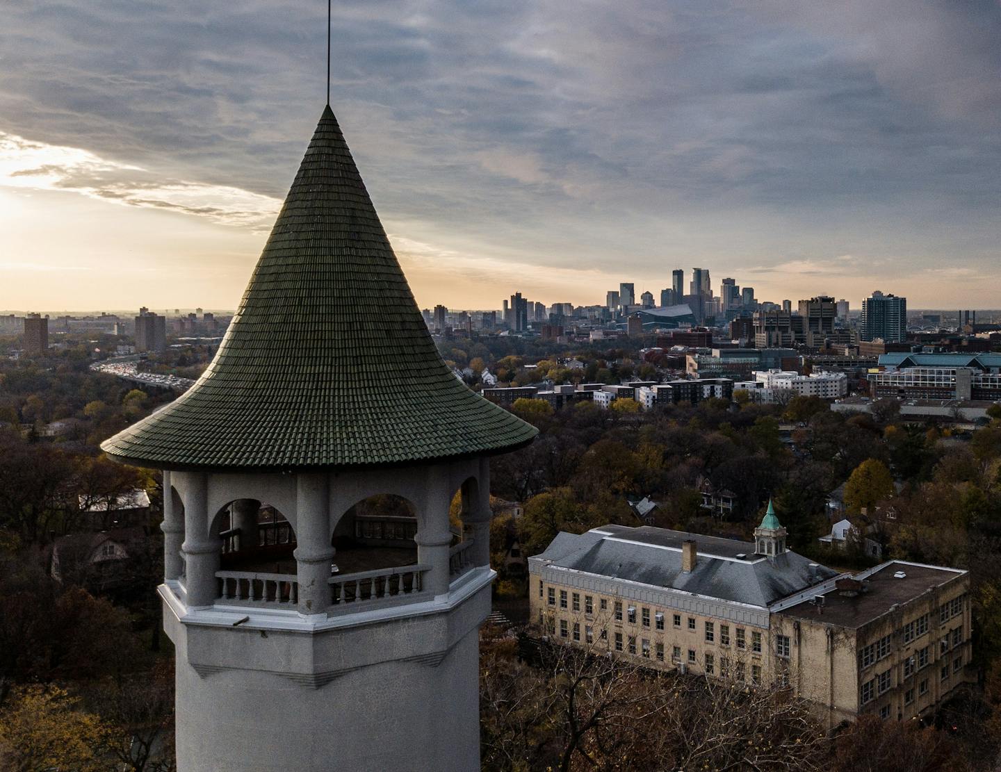 ] MARK VANCLEAVE &#xef; mark.vancleave@startribune.com * Dark clouds give way to a last gasp of sun over Minneapolis on Monday, Oct. 29, 2018.