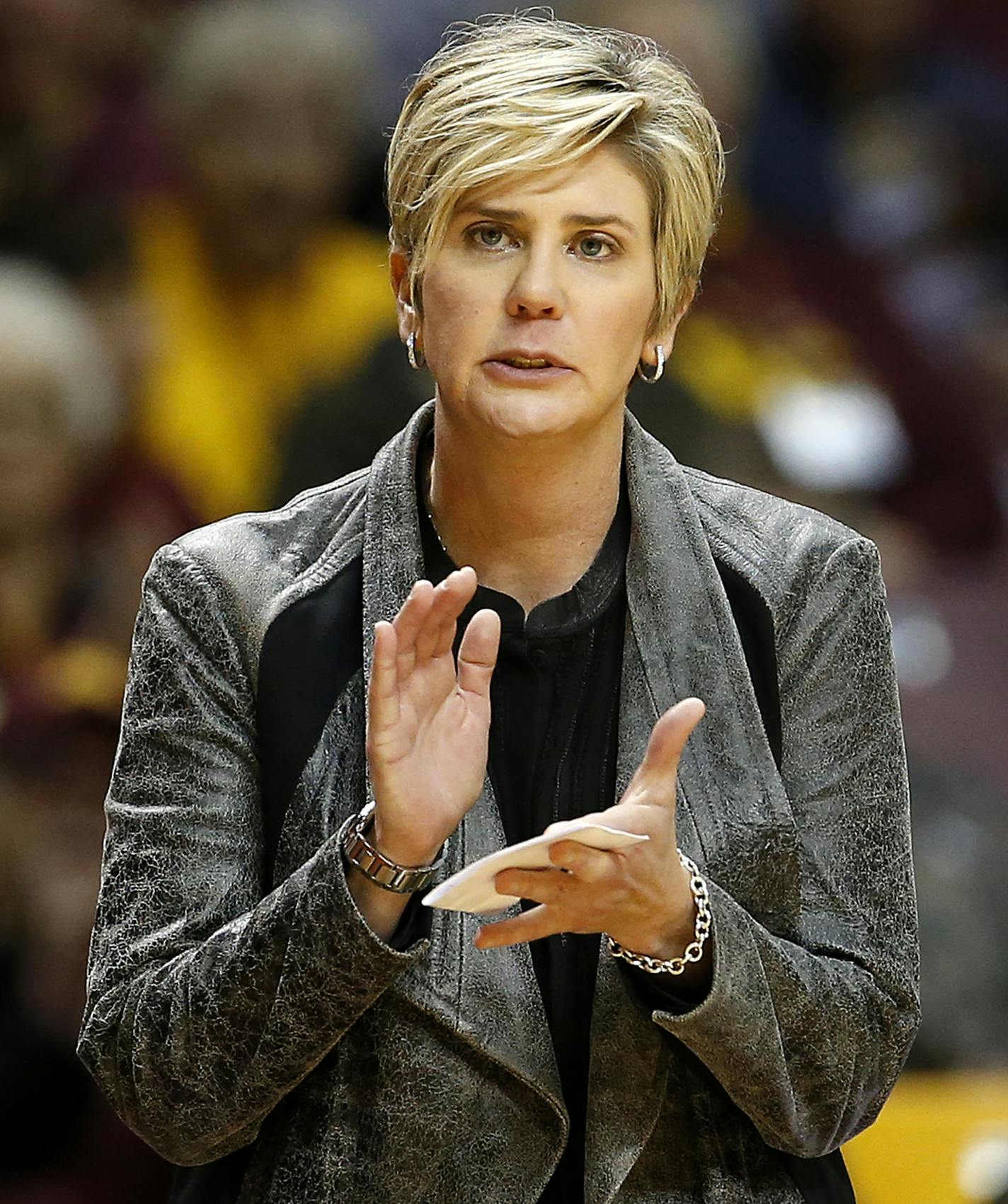 Gophers head coach Marlene Stollings in the fourth quarter. ] CARLOS GONZALEZ &#xef; cgonzalez@startribune.com - November 13, 2015, Minneapolis, MN, Williams Arena, University of Minnesota Gophers Women's Basketball, Minnesota vs. Wofford