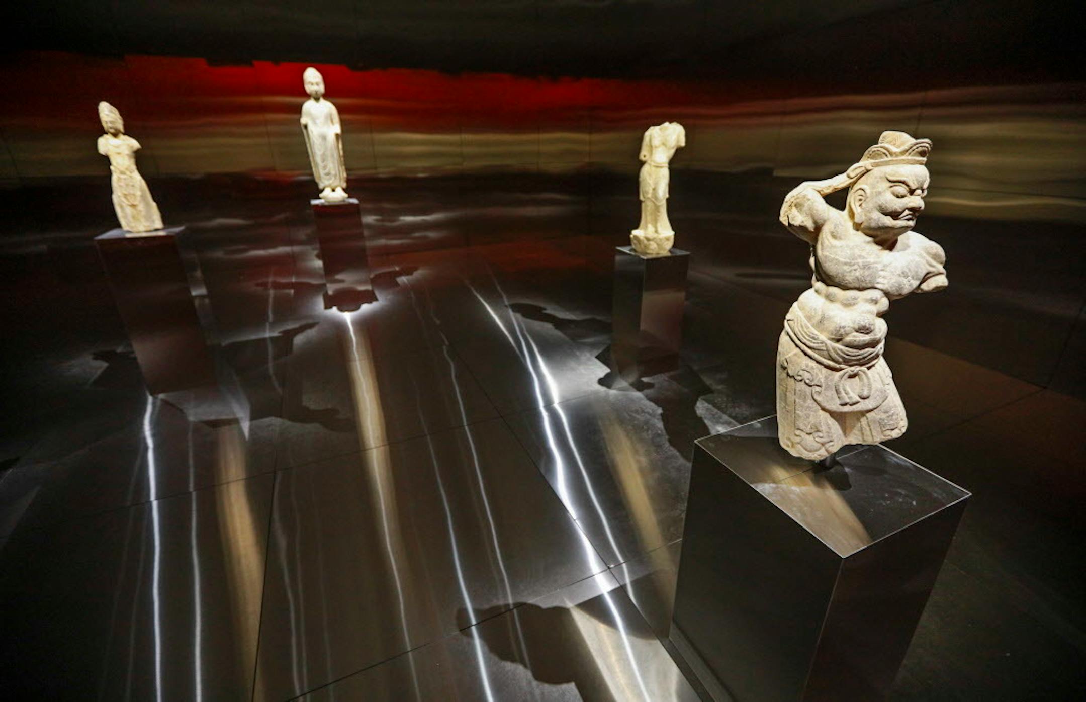 "Power and Beauty in China's Last Dynasty."