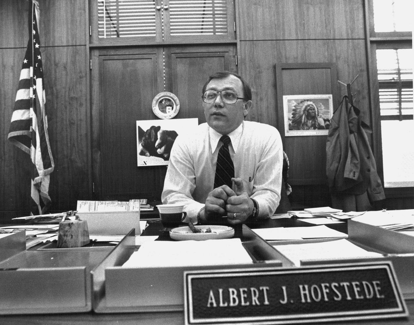 Mayor albert Hofstede - single 79 Jim McTaggart, Minneapolis Star Tribune