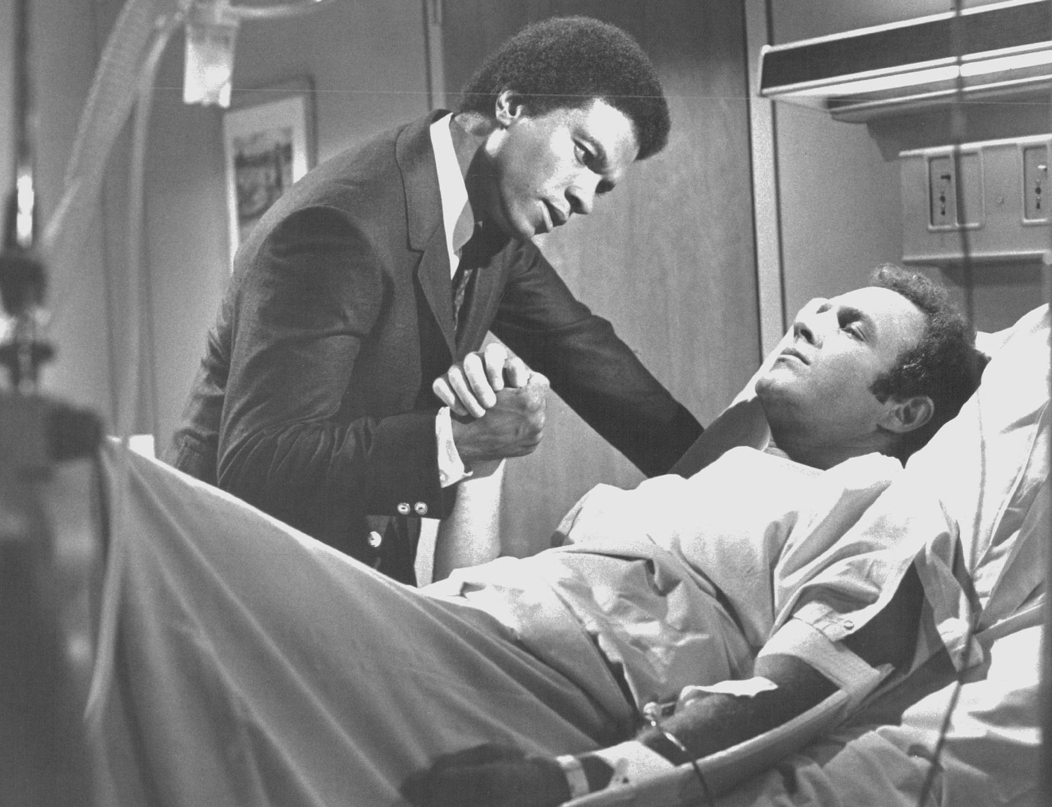 January 29, 1994 Critic&#x2019;s choice TODAY/ If you recognize the photo above as a scene from &#x201c;Brian&#x2019;s Song&#x201d; (7 p.m. and 11 p.m., AEN), you may be choking up already. It&#x2019;s a tear-jerker for sure, but there&#x2019;s no cheap sentimentality in this excellent 1971 TV-movie with James Caan, as terminally ill Chicago Bears fullback Brian Piccolo, and Billy Dee Williams, as his team?mate and friend Gayle Sayers. ... November 9, 1971
