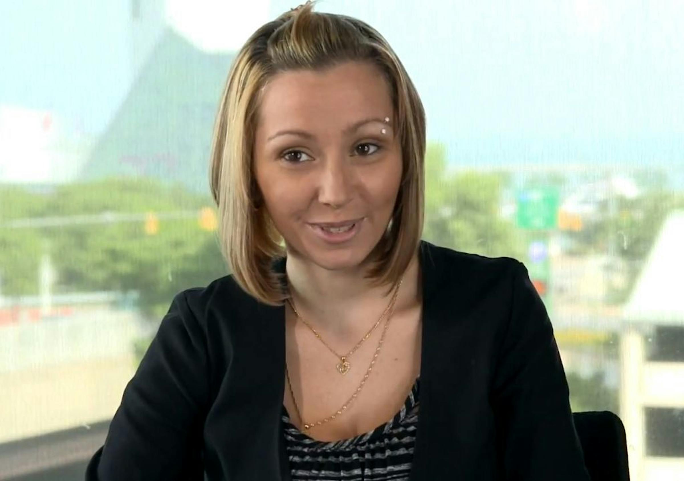 Ohio kidnap victim Amanda Berry shocks concertgoers in 1st public