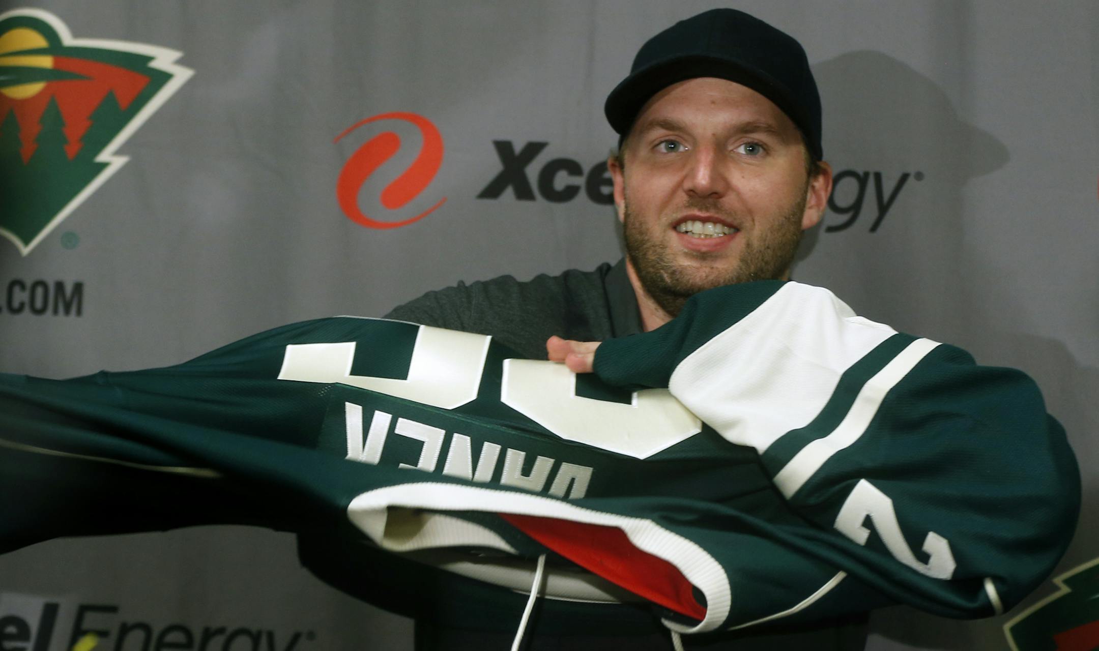 Thomas Vanek signed a three-year deal to play with the Wild on Tuesday.