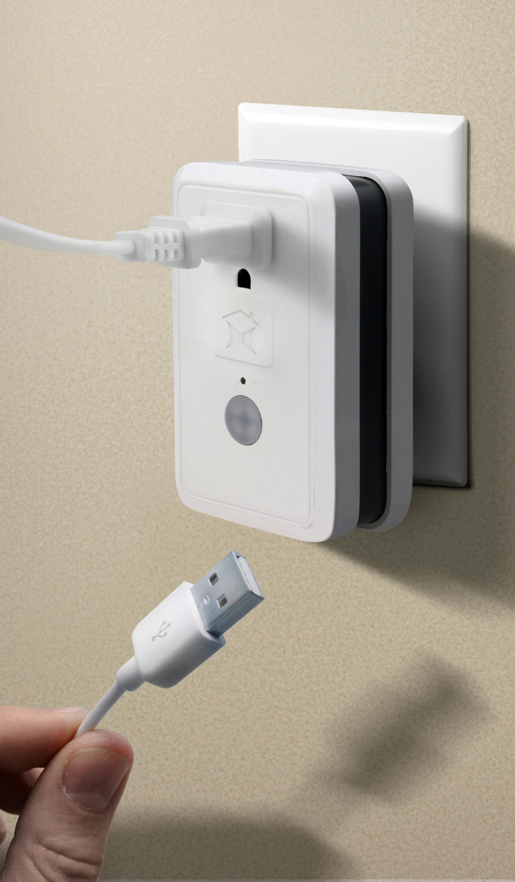 Another smart home product from Simplehome is the smart plug, which has a pair of 2.1 amp USB ports built-in for charging portable devices. The plug works with the same app as the cameras and can be set to turn on or off on a schedule or manually with the app or a button on the plug. (Handout/TNS) ORG XMIT: 1192081