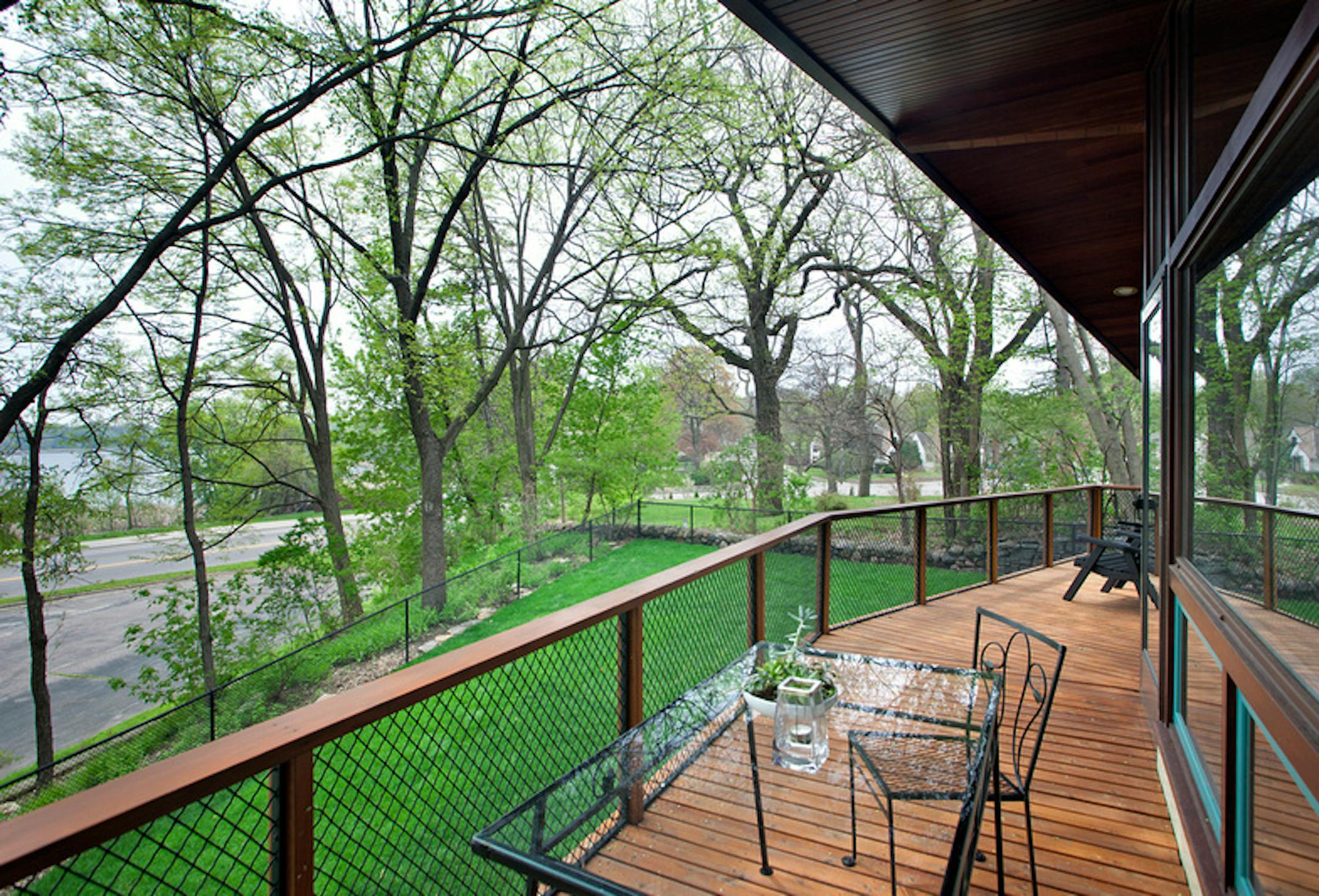 Homegazing - 1955 Graffunder designed Mpls. home overlooking Diamond Lake for sale. Credit Landmark Photography