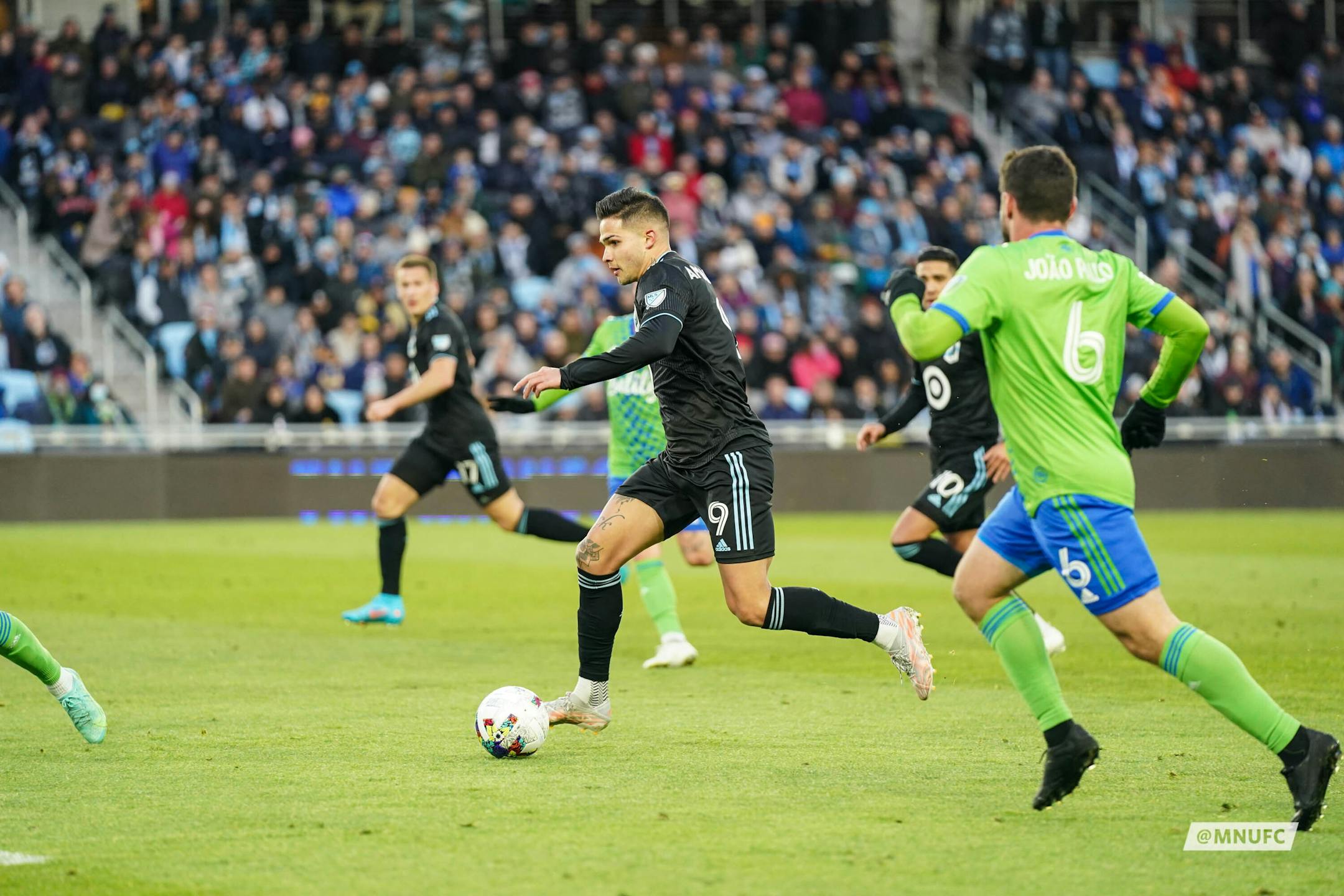 Minnesota United forward Luis Amarilla (9) dribbled the ball up the field against the Seattle Sounders on Saturday night April 2, 2022, at Allianz Field in St. Paul. (Photo courtesy Minnesota United)