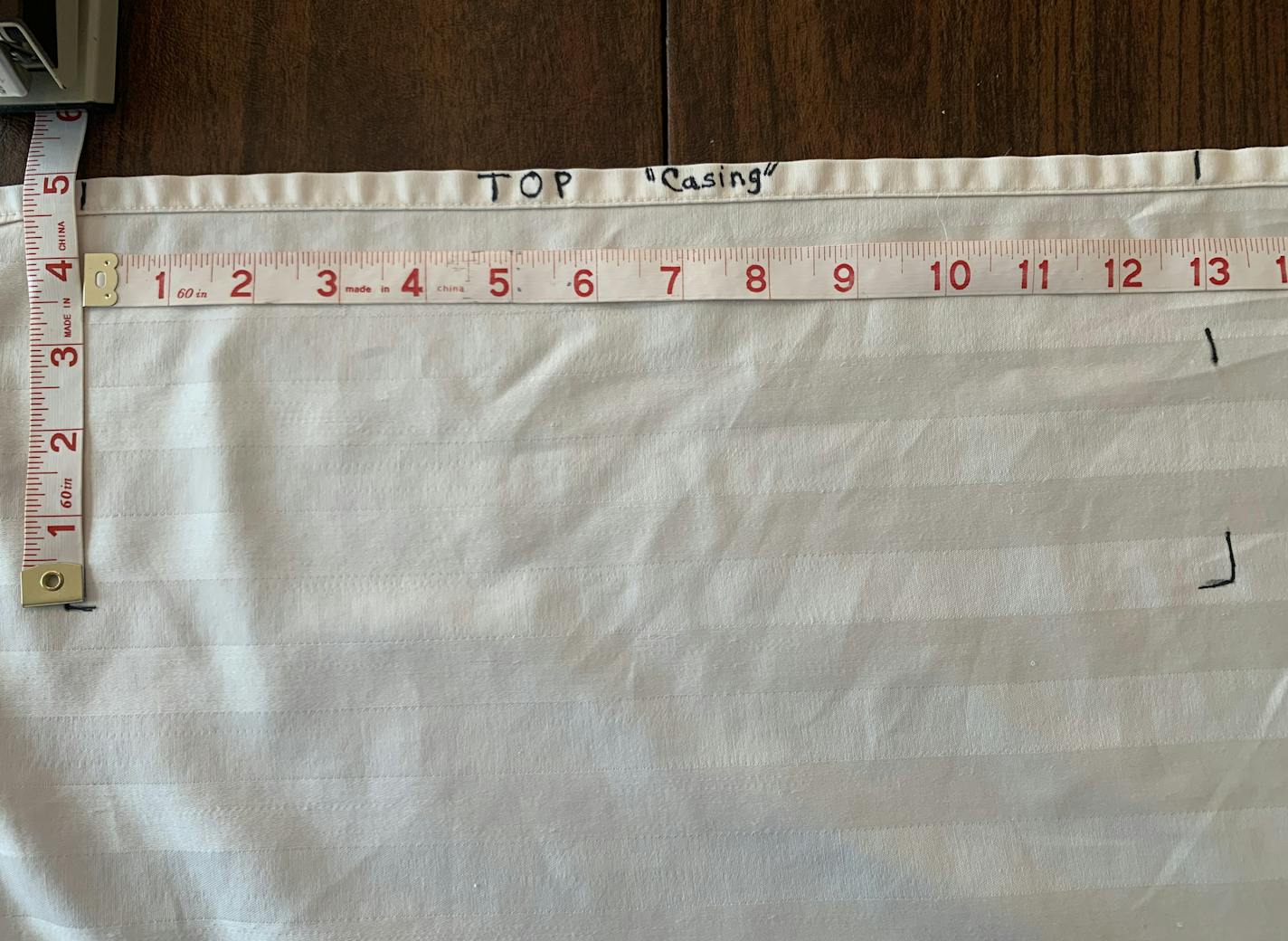 Step by step instructions to make your own no-sew mask to protect yourself from Covid-19.
Developed by Dr. Christian Schrock, a Twin Cities epidemiologist and infectious-disease consultant.
Photos by Mary Schrock