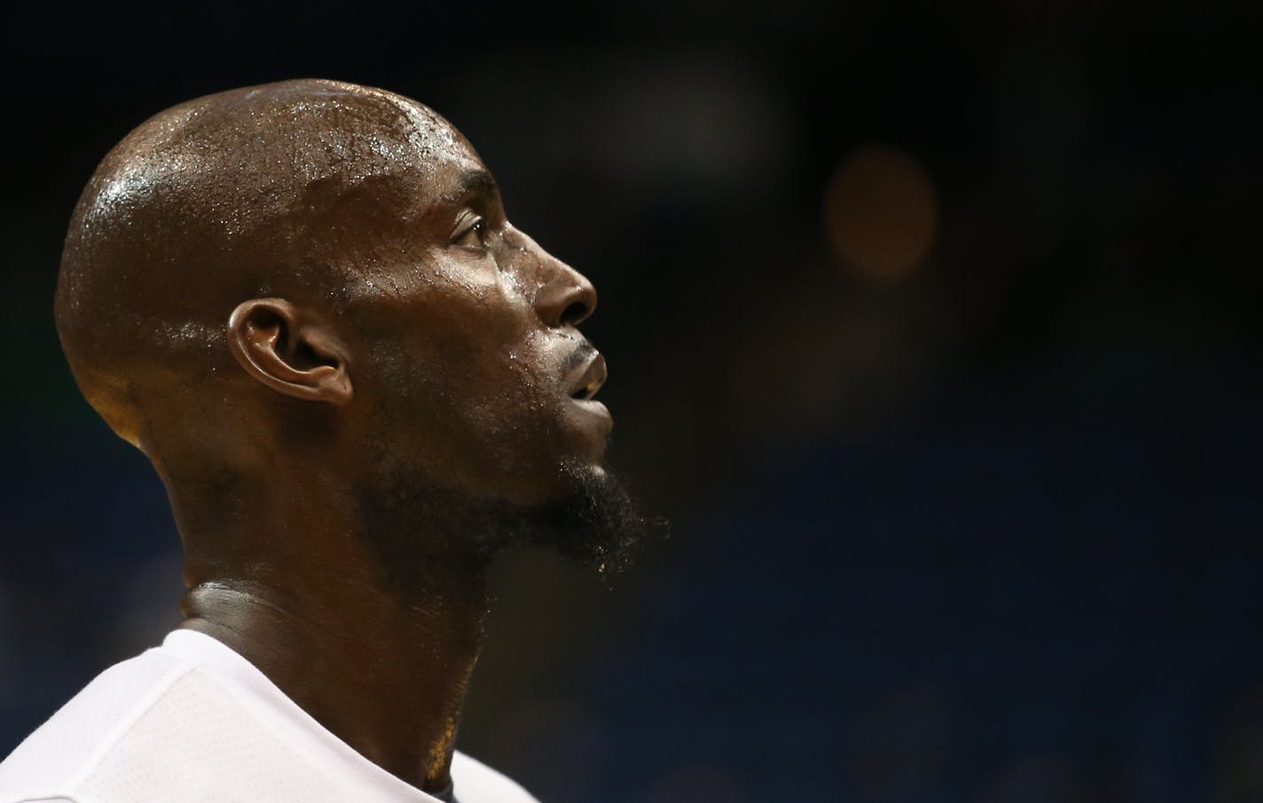 Timberwolves Kevin Garnett during warm ups before their game against Milwaukee. ] (KYNDELL HARKNESS/STAR TRIBUNE) kyndell.harkness@startribune.com Wolves vs Milwaukee at the Target Center in Minneapolis Min., Friday October 23, 2015.