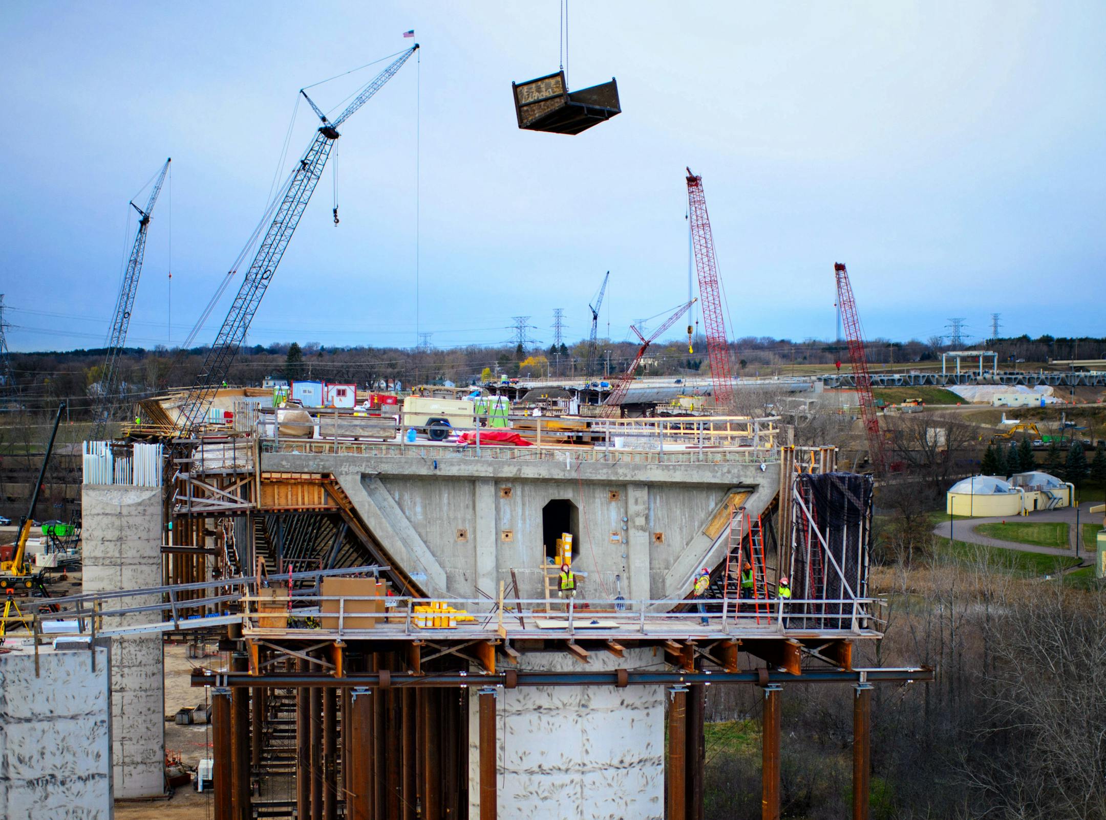 St. Croix Crossing bridge under construction. ] GLEN STUBBE * gstubbe@startribune.com Friday, November 20, 2015 Construction of the massive St. Croix Crossing bridge project in Stillwater, MN will be 60 percent finished when winter hits, but questions remain about a new completion date.
