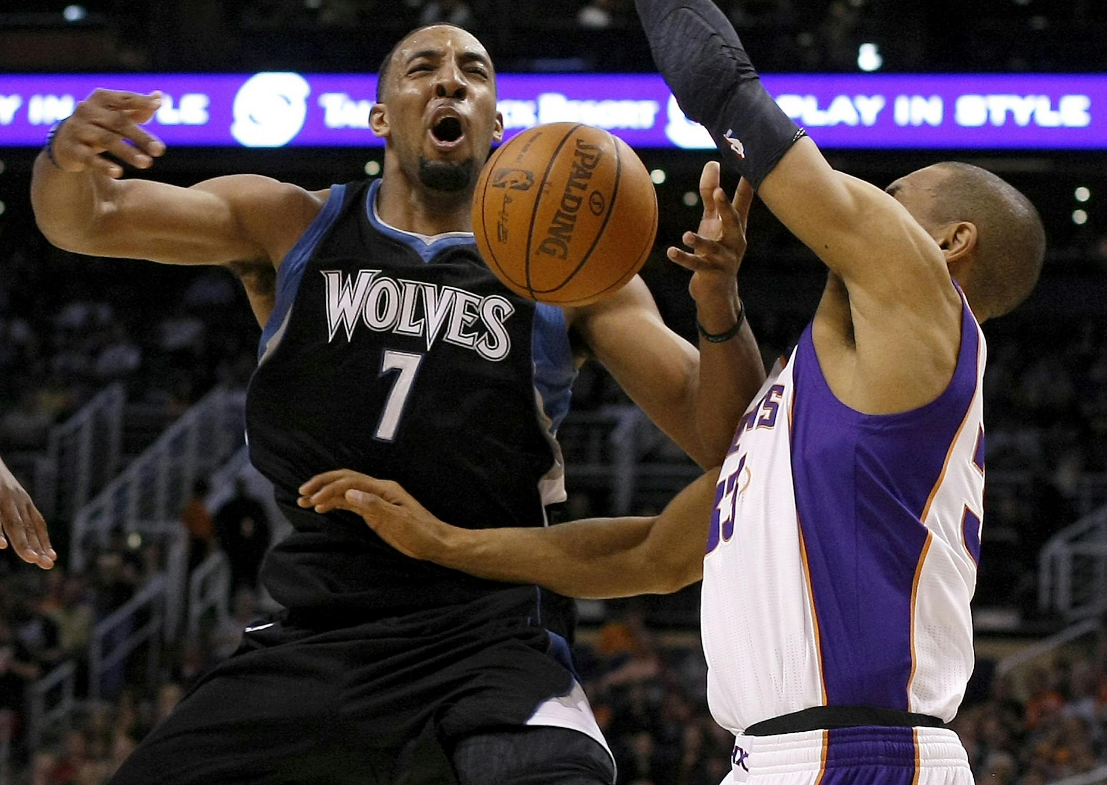 Wolves rookie Derrick Williams (7) drew a foul against Phoenix's Grant Hill.