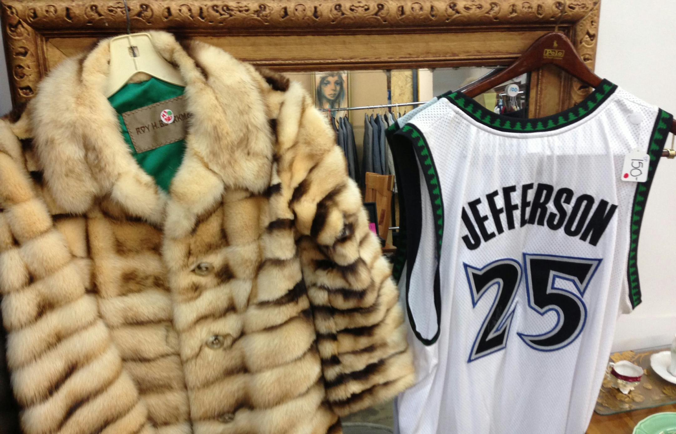 By Sunday, the Sid Hartman estate sale featured markdowns on everything, including half-price clothes. The question for buyers: Does a food stain make it worth more or less?