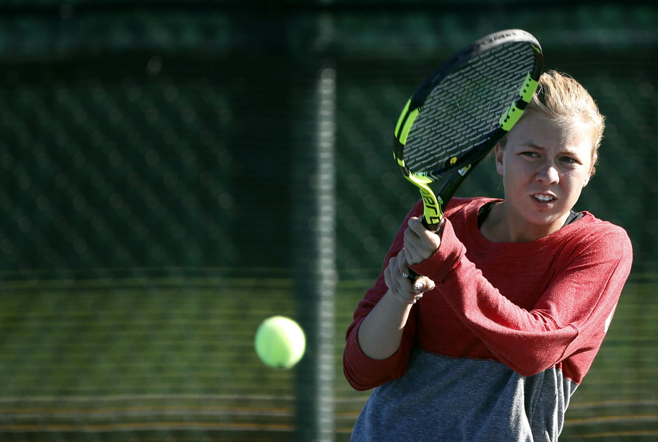 Meagan Brown of Elk River played in a tennis match at Park Center Monday September 19 ,2016 in Brooklyn, MN. ] Jerry Holt / jerry. Holt@Startribune.com